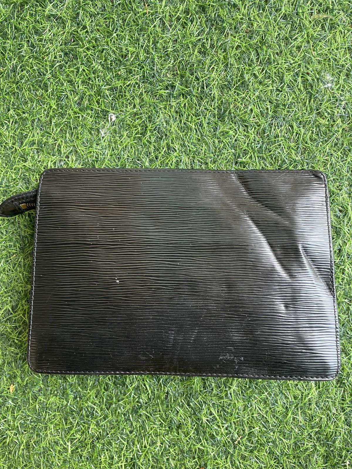 Louis Vuitton Authentic Louis Vuitton Black Epi Leather Clutch Bag Size ONE SIZE - 2 Thumbnail