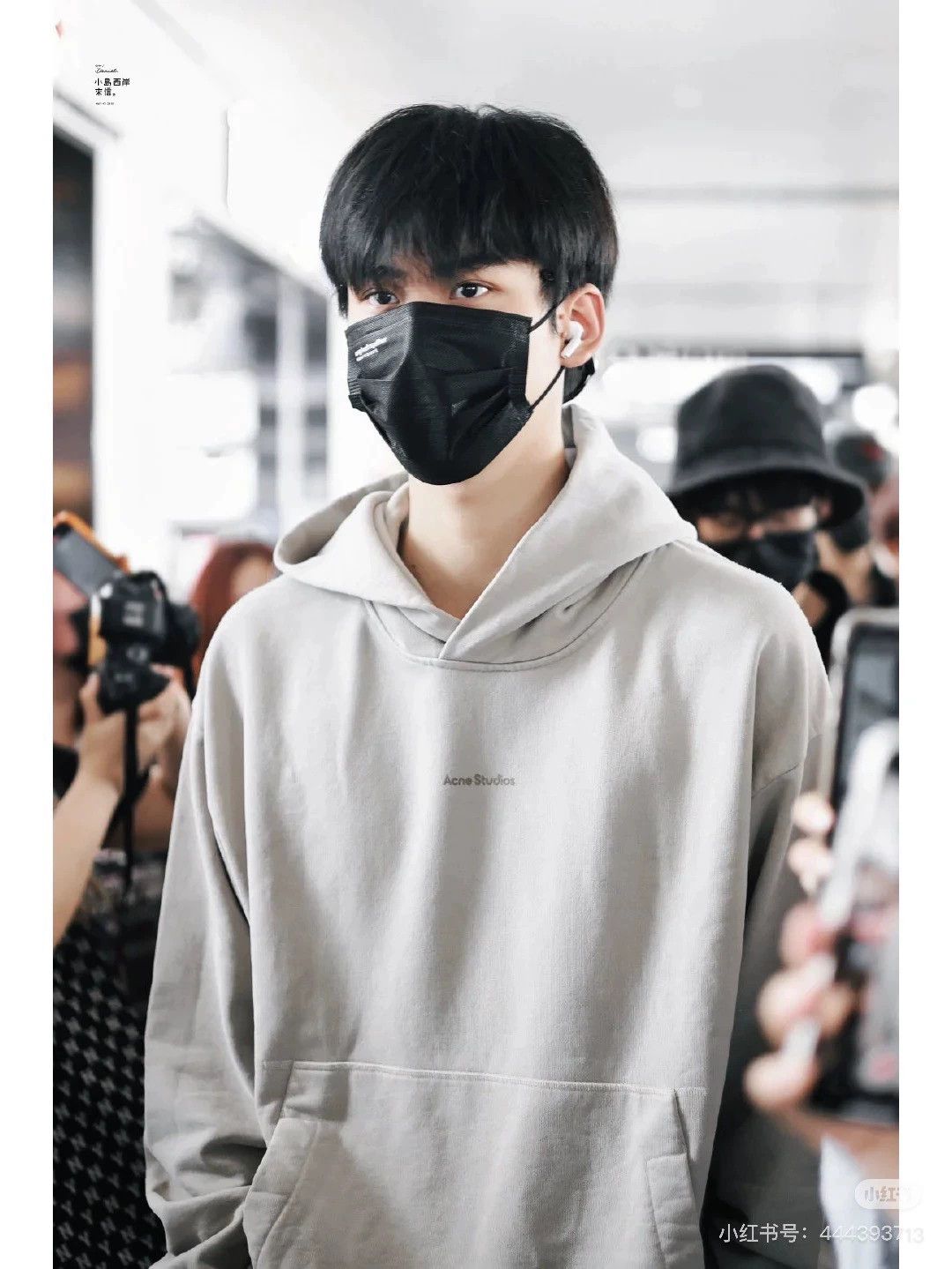 Balenciaga gray oversized hoodie from Balenciaga Size US S / EU 44-46 / 1 - 7 Thumbnail