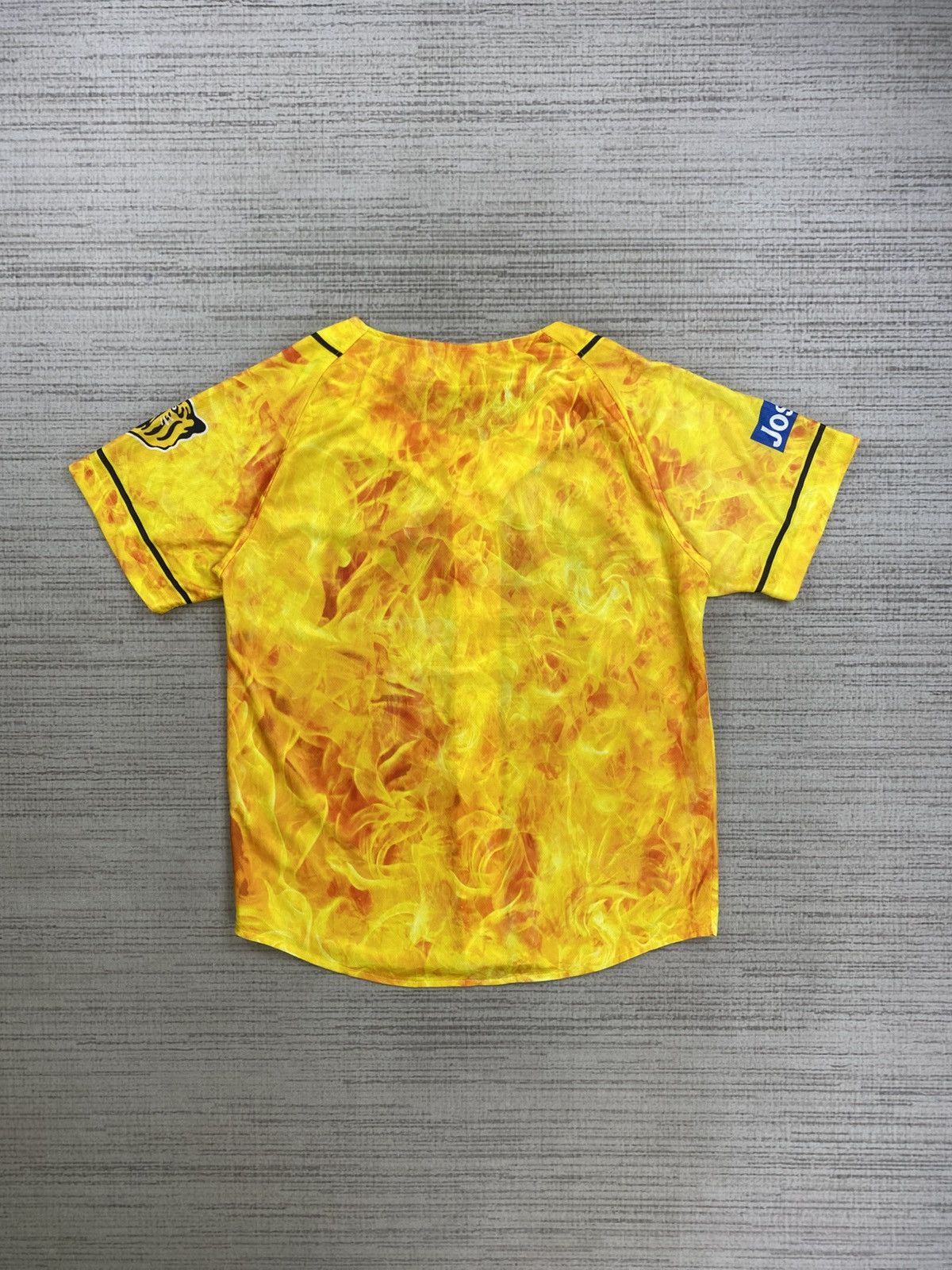 Mizuno Mizuno X Hanshin Tiger Baseball Jersey Size US M / EU 48-50 / 2 - 2 Thumbnail