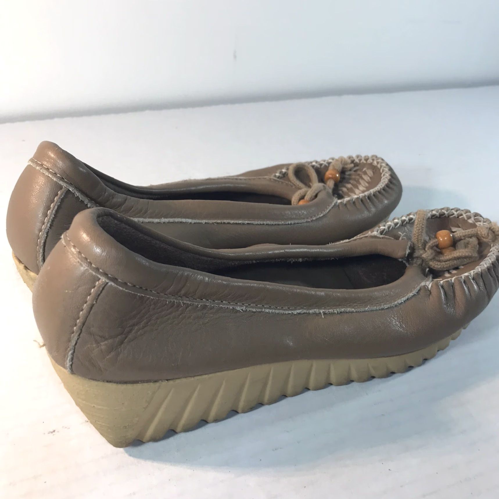 Cherokee Cherokee Brown Leather Moccasin Wedge Slip On Womens Size 7.5 USA Size US 8 / IT 38 - 2 Thumbnail