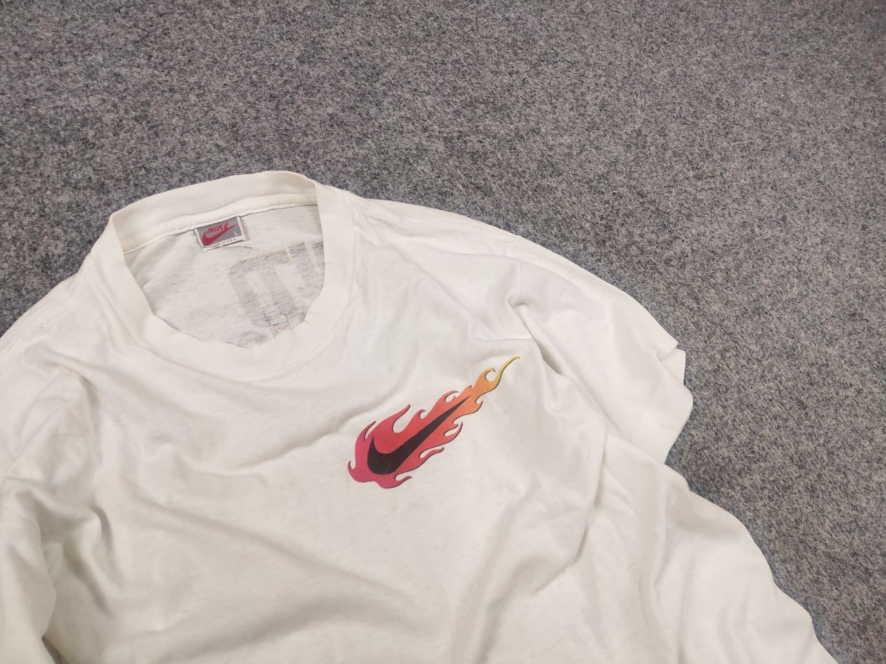Nike Rare Vintage 80s Nike Field General flame Swoosh Tee T shirt Size US L / EU 52-54 / 3 - 4 Thumbnail