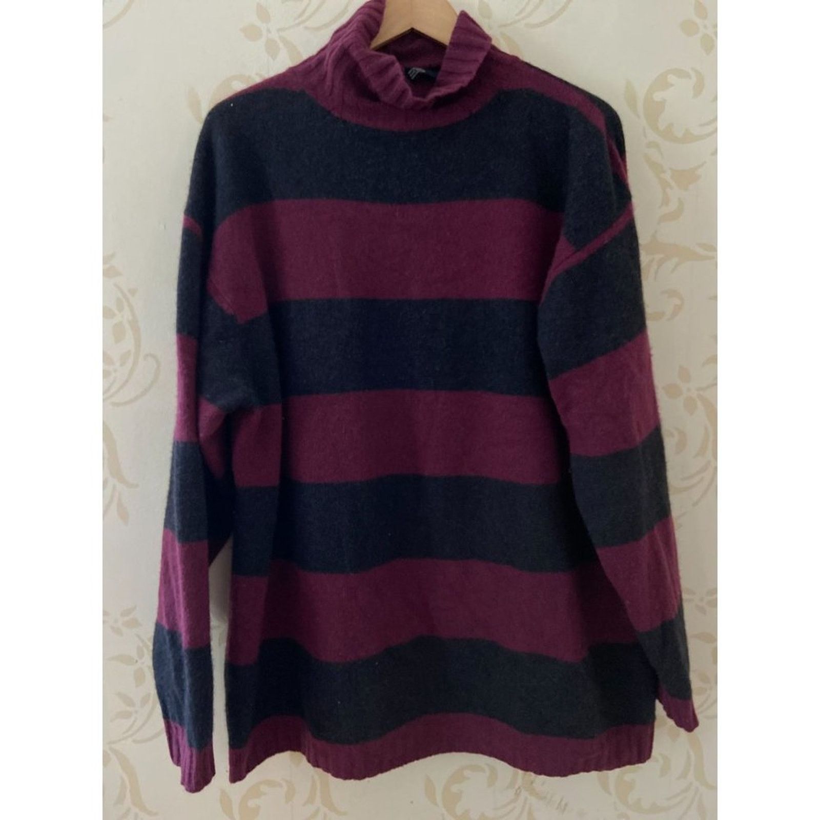 Vintage Mens XL Johnny Walker 100% Cashmere Stripe Turteneck Sweater Size US XL / EU 56 / 4 - 1 Thumbnail