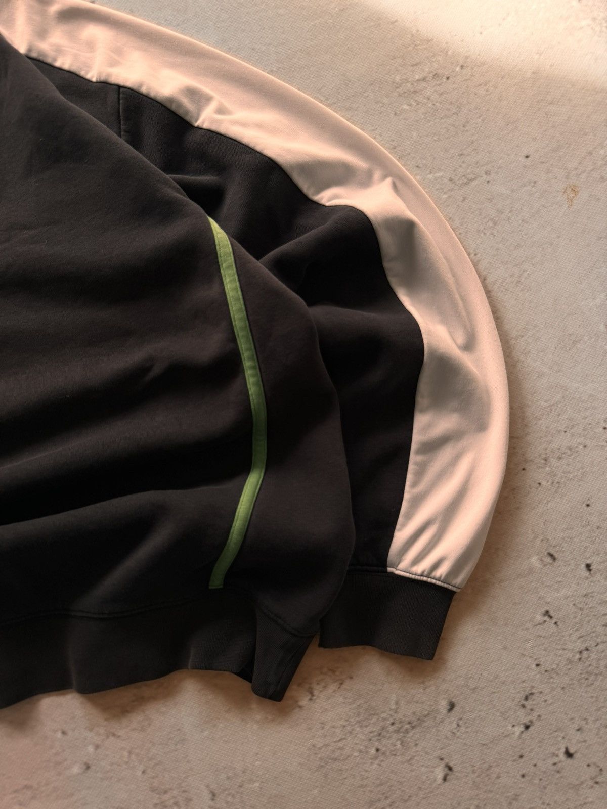 Nike × Vintage NIKE VINTAGE CENTER LOGO OVERSIZE BOXY SWEATSHIRT Size US L / EU 52-54 / 3 - 3 Thumbnail
