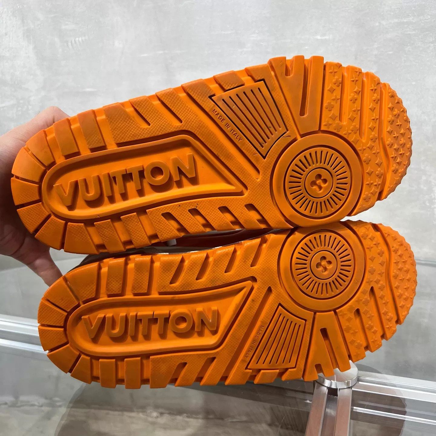 Louis Vuitton LV Trainer White Orange UK8 42 EU Size US 9 / EU 42 - 7 Thumbnail