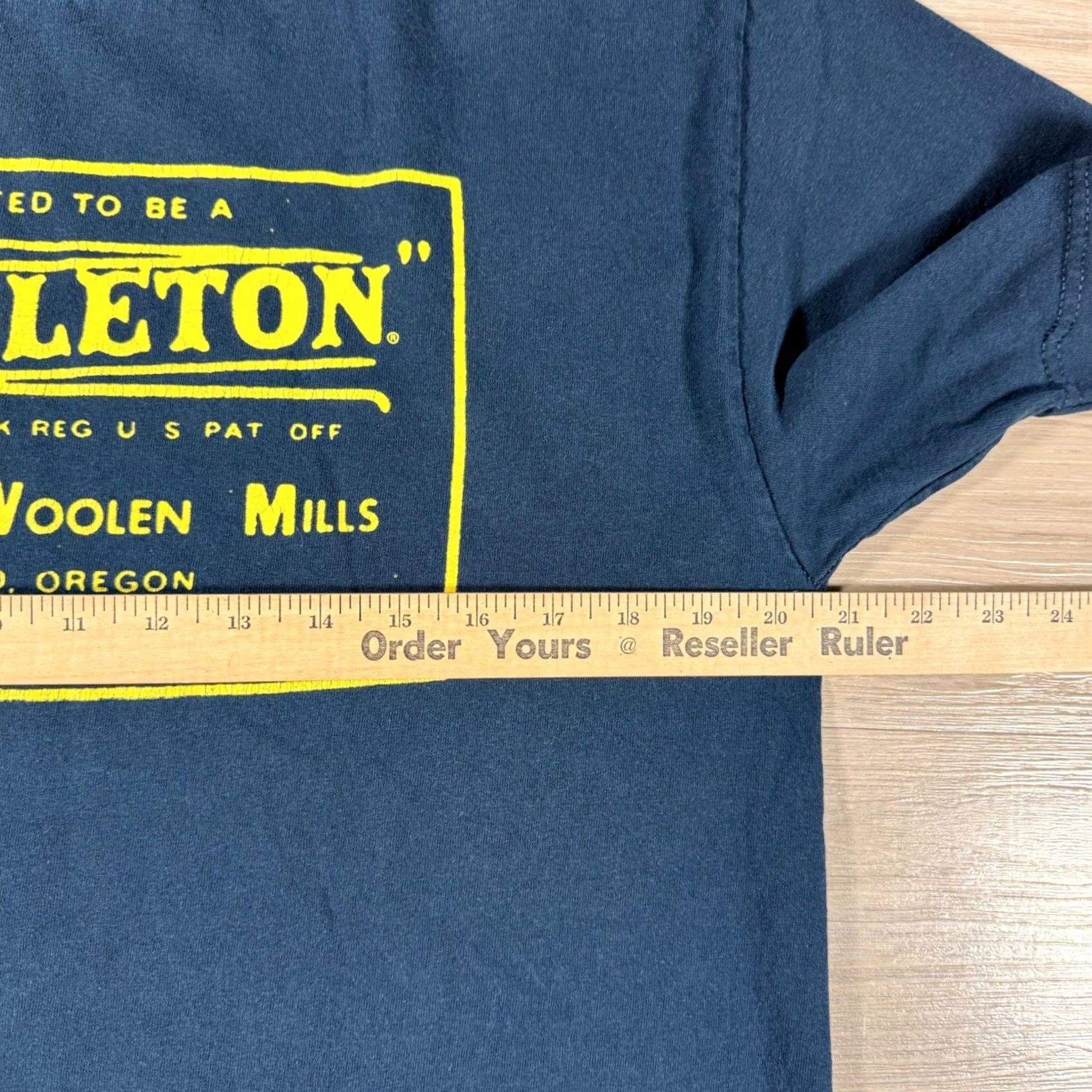 Pendleton VINTAGE Pendleton Woolen Mills Graphic T Shirt Mens Large Navy Blue Size US L / EU 52-54 / 3 - 4 Thumbnail
