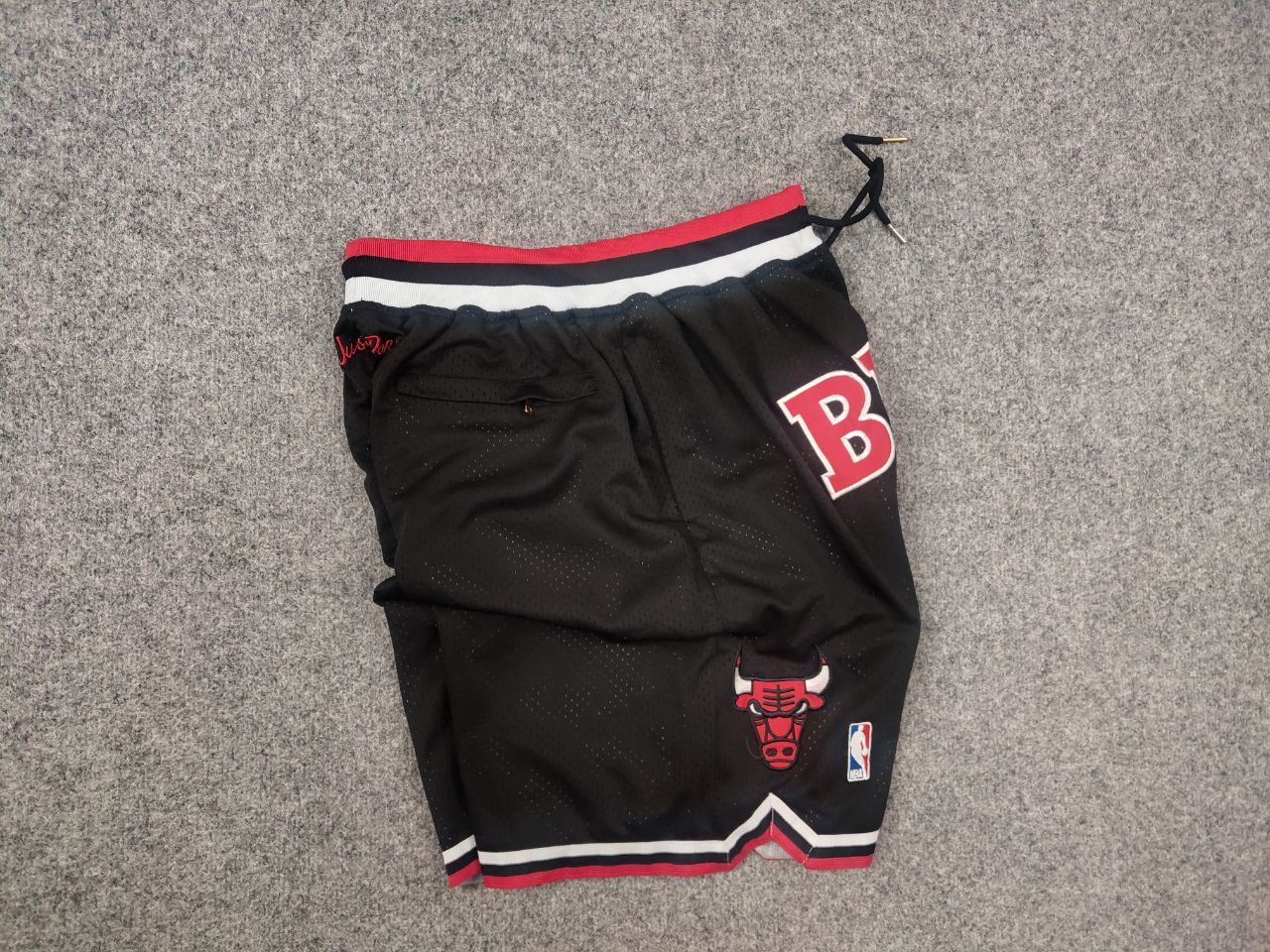 NBA Just don x Chicago Bulls NBA Logo Black Mesh Baggy shorts Size US 32 / EU 48 - 1 Thumbnail