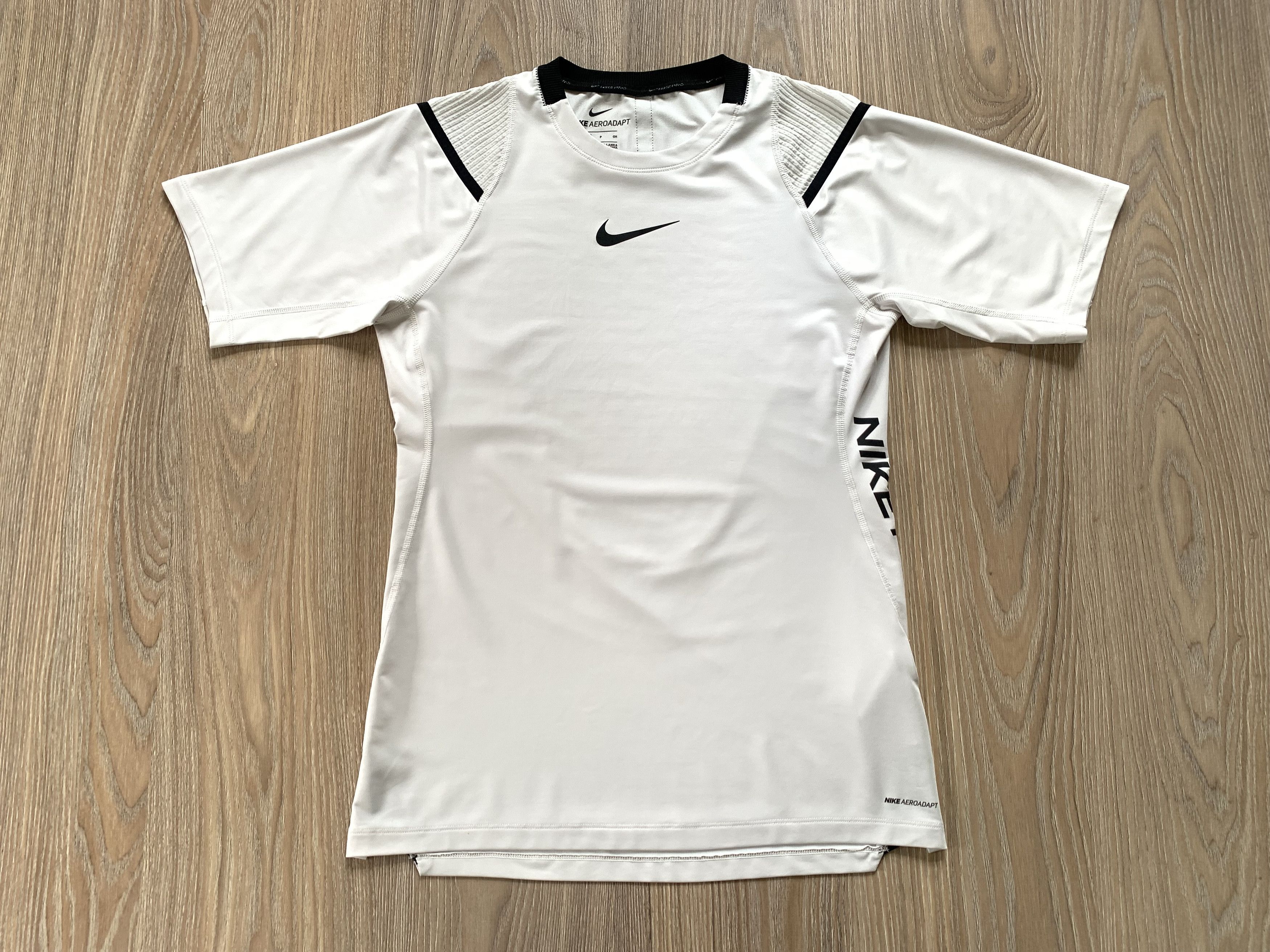 Nike Nike Pro Aeroadapt Centr Logo White Training T Shirt Size US S / EU 44-46 / 1 - 2 Thumbnail