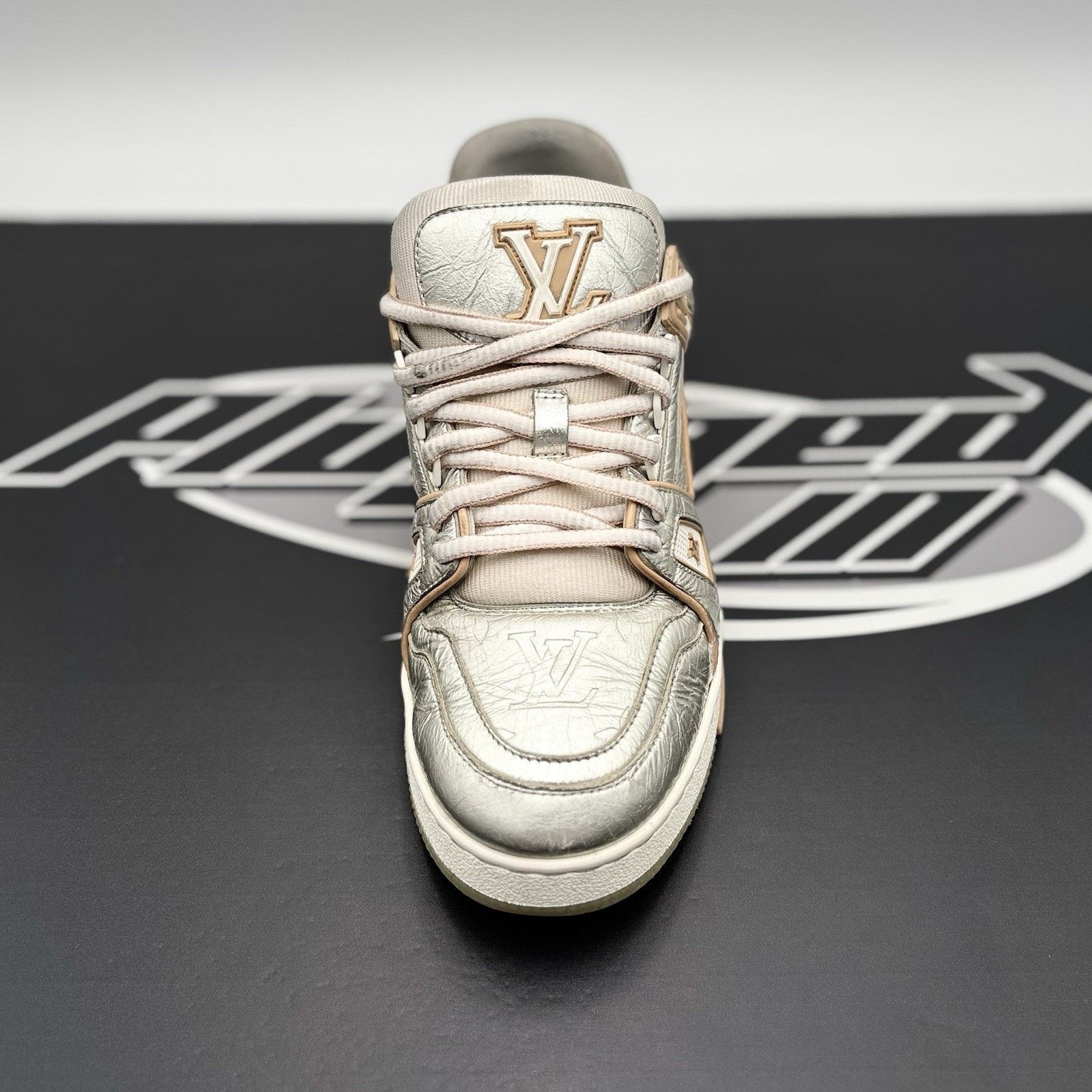 Louis Vuitton (7-7.5 US) Louis Vuitton Trainer ' Metallic, Beige ' Size US 7 / EU 40 - 14 Thumbnail