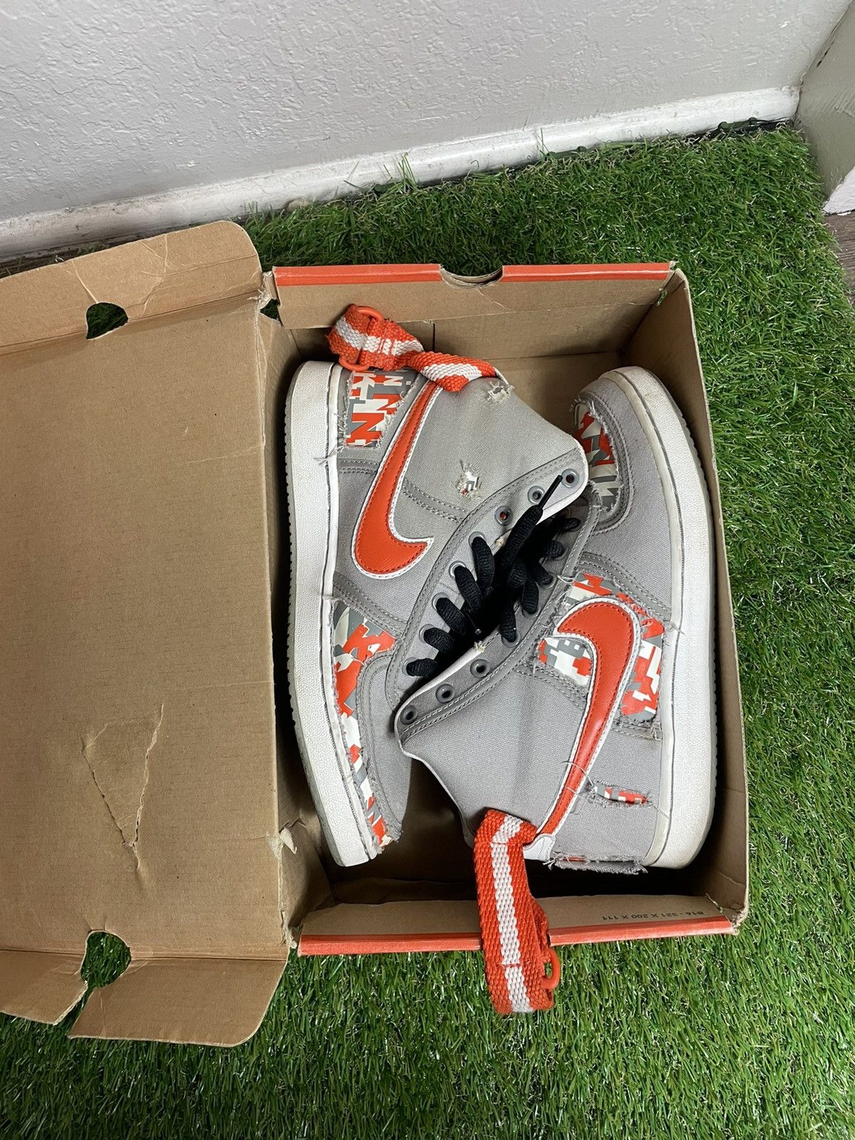 Nike 2004 Nike Vandal Hi Grey Orange High 310067-081 Women’s 9 Size US 9 / IT 39 - 8 Thumbnail