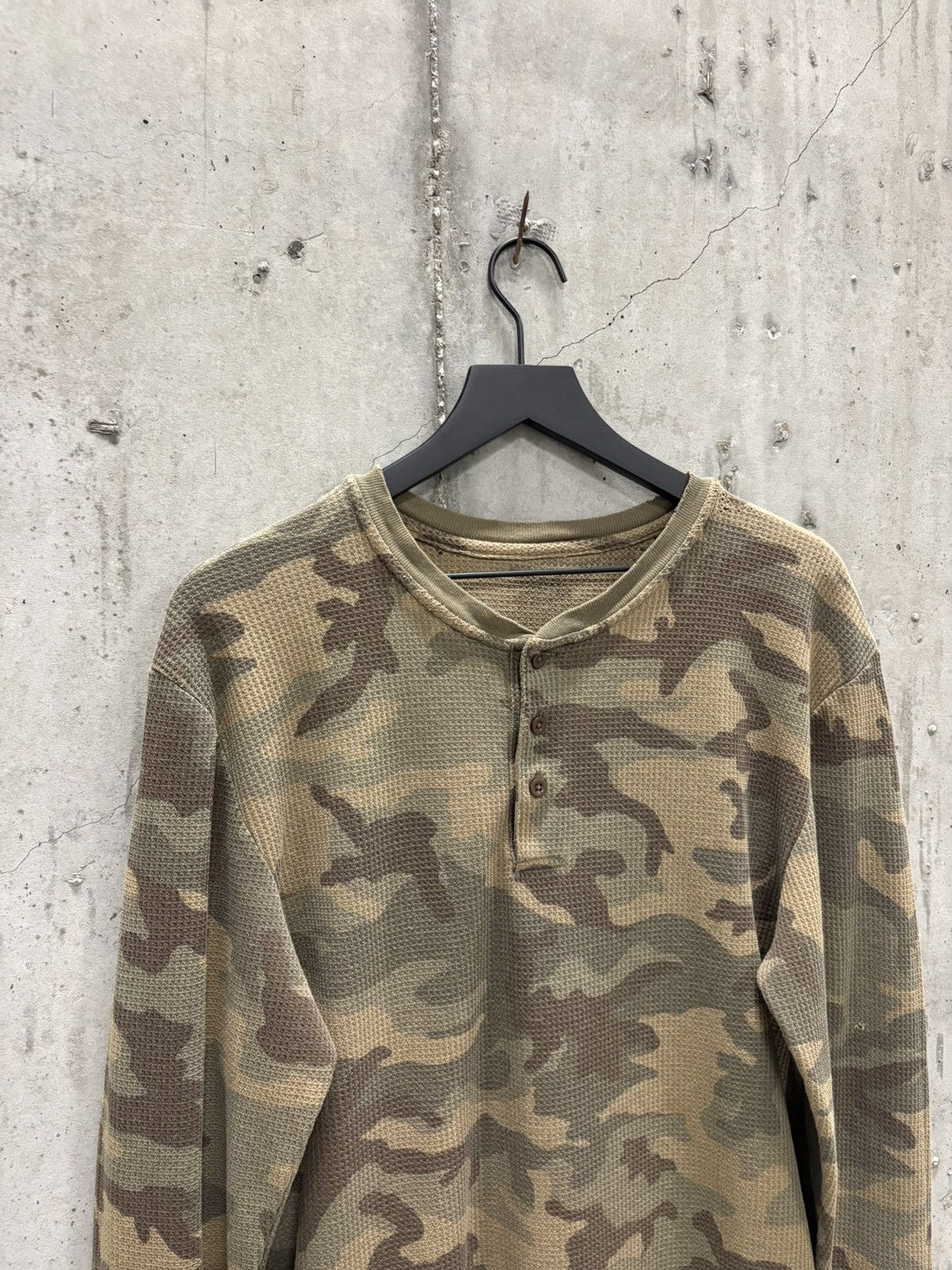 Vintage Vintage Camo Thermal Thrashed Faded Distressed Grunge Band Size US L / EU 52-54 / 3 - 2 Thumbnail