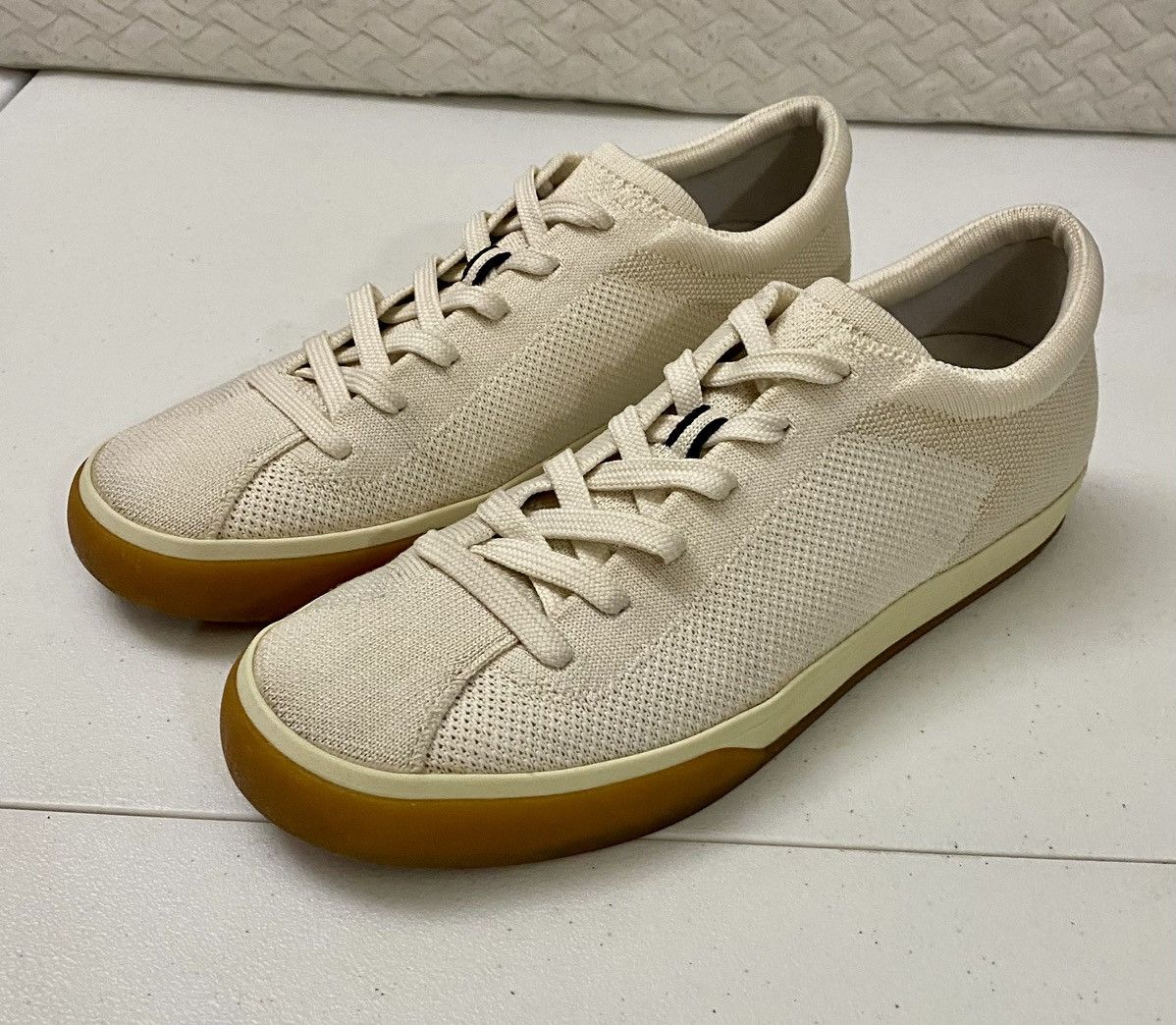 Rothy's Rothy's The Lace Up Sneakers Women's 9 US Blond Knit 9 US Size US 9 / IT 39 - 1 Thumbnail