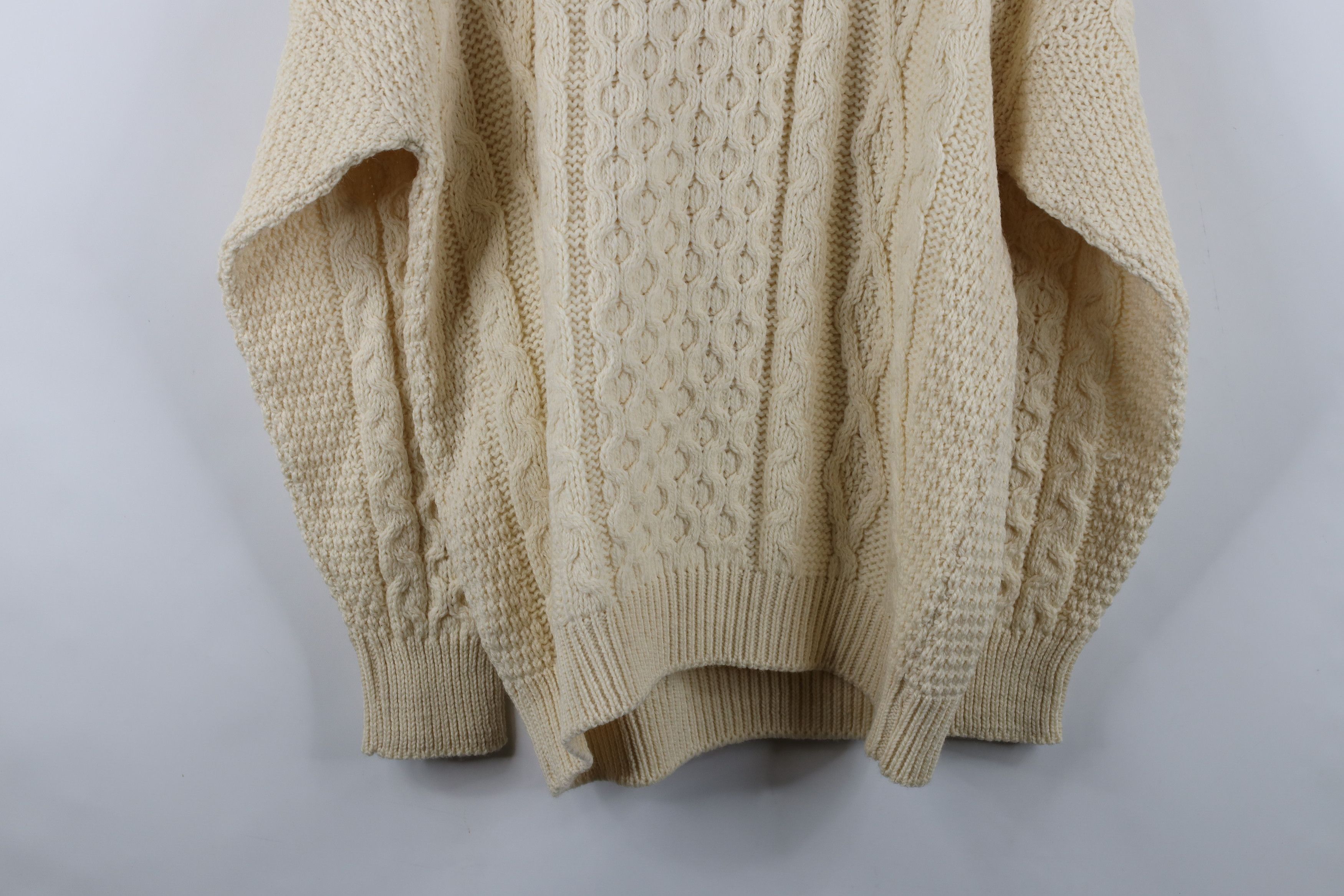 Vintage Deadstock Vintage 90s Wool Cable Knit Sweater Cream Size US L / EU 52-54 / 3 - 10 Thumbnail