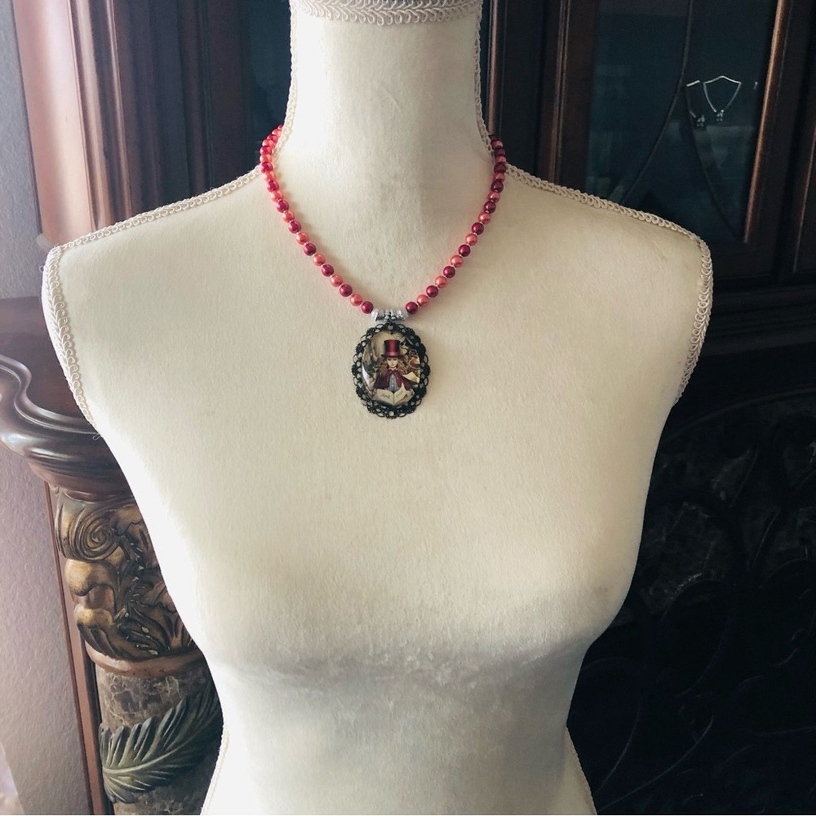 Handmade Handcrafted repurpose top hat girl cameo Pearl necklace Size ONE SIZE - 5 Thumbnail