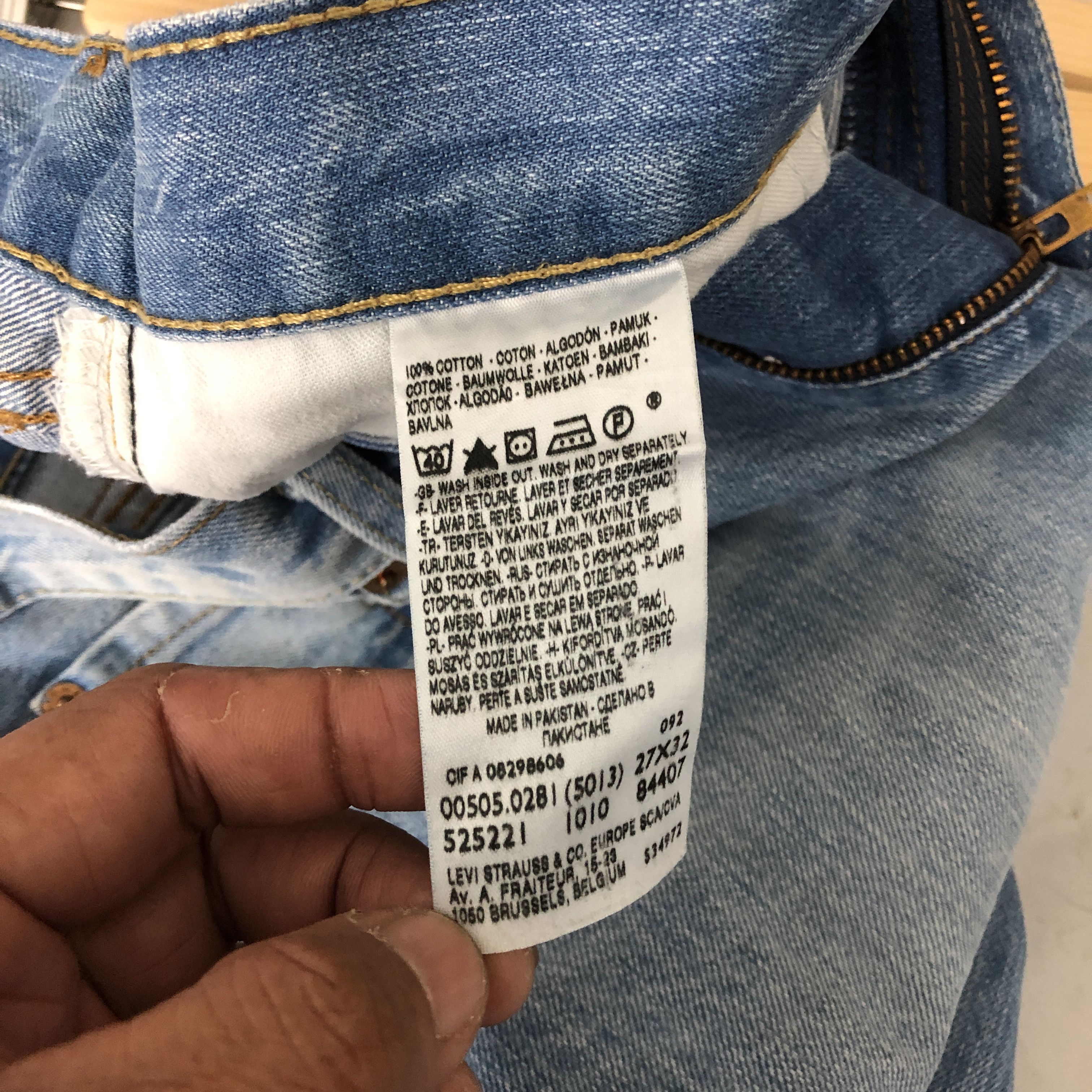 Levi's Vintage Y2K Levis 505 Light Wash Jeans Levis Faded Denim Size 28" / US 6 / IT 42 - 9 Thumbnail