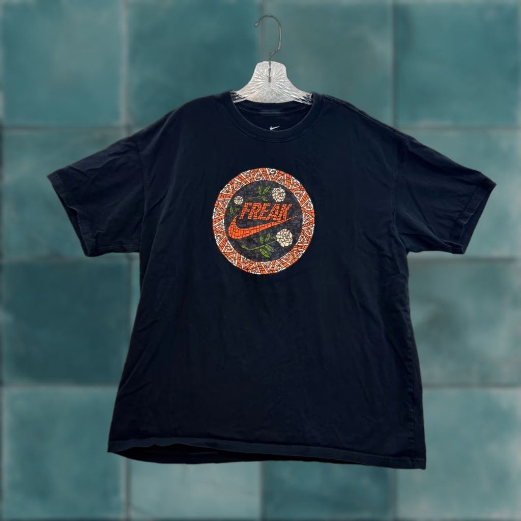 Nike VINTAGE Nike Tee Freak Shirt XL Mens Black Graphic Swoosh Logo Rose Streetwear Size US XL / EU 56 / 4 - 1 Thumbnail