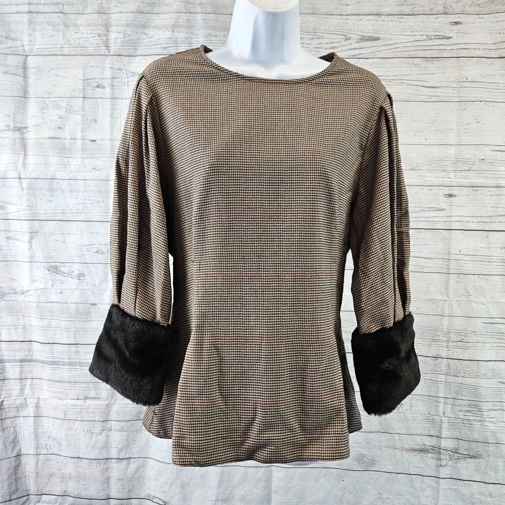 Zara Zara Womens Top Sz Small Tan Black Houdstooth Faux Fur Cuff 3/4 Sleeve Blouse Womens Small Black 3/4 Sleeve Turndown Neck? Size S / US 4 / IT 40 - 2 Thumbnail