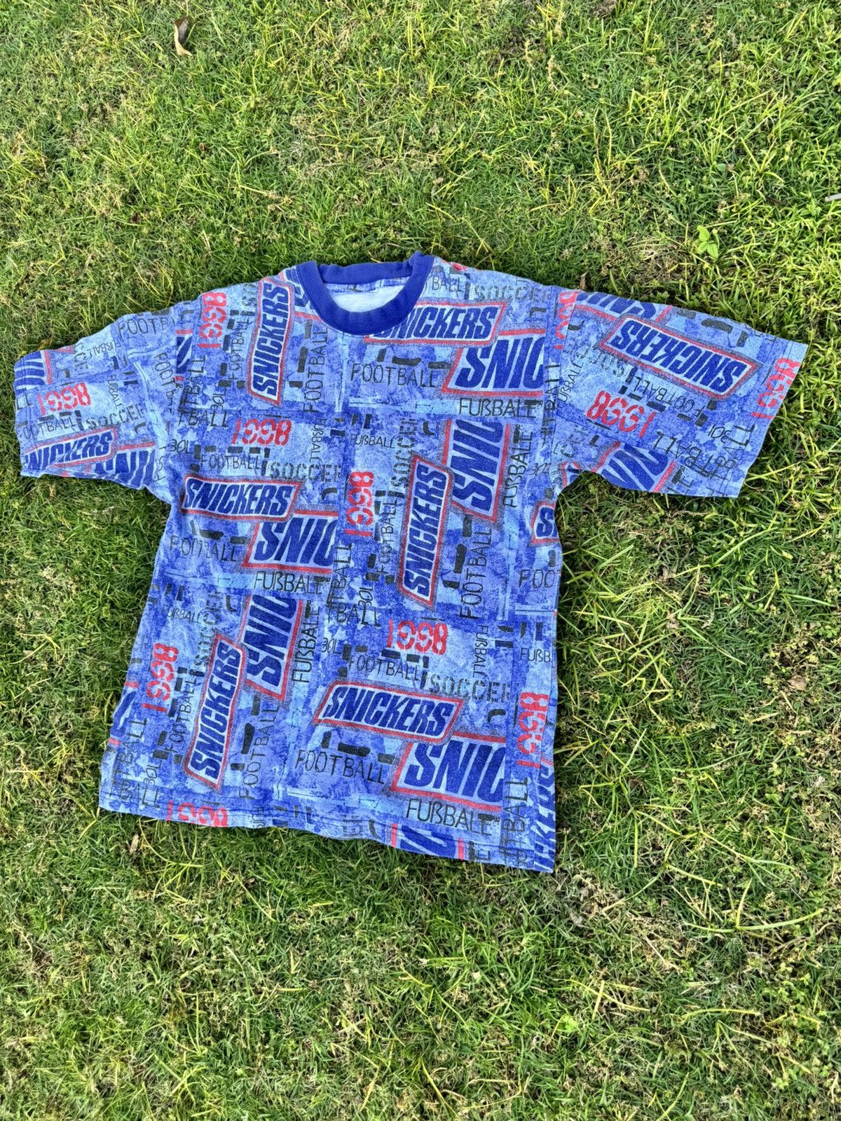 Vintage Snickers football all over print cotton t shirt vintage Size US XL / EU 56 / 4 - 2 Thumbnail