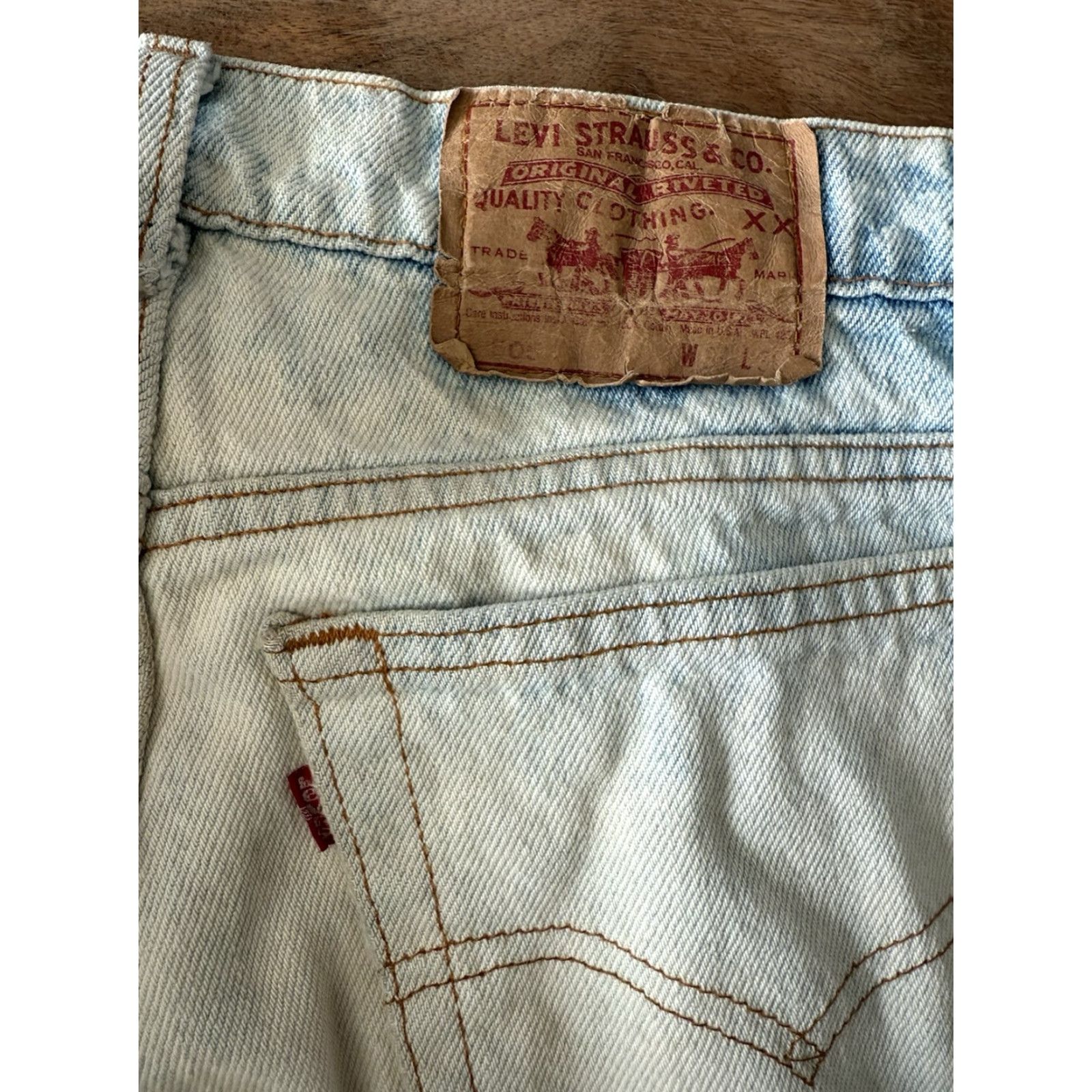 Levi's VINTAGE Levi's 505 Jeans Mens 34x30 Regular Fit Denim USA Blue Accessories: Button, Zipper, Logo 5-Pocket 90s City Retro Classic Straight Mens Size US 34 / EU 50 - 3 Thumbnail