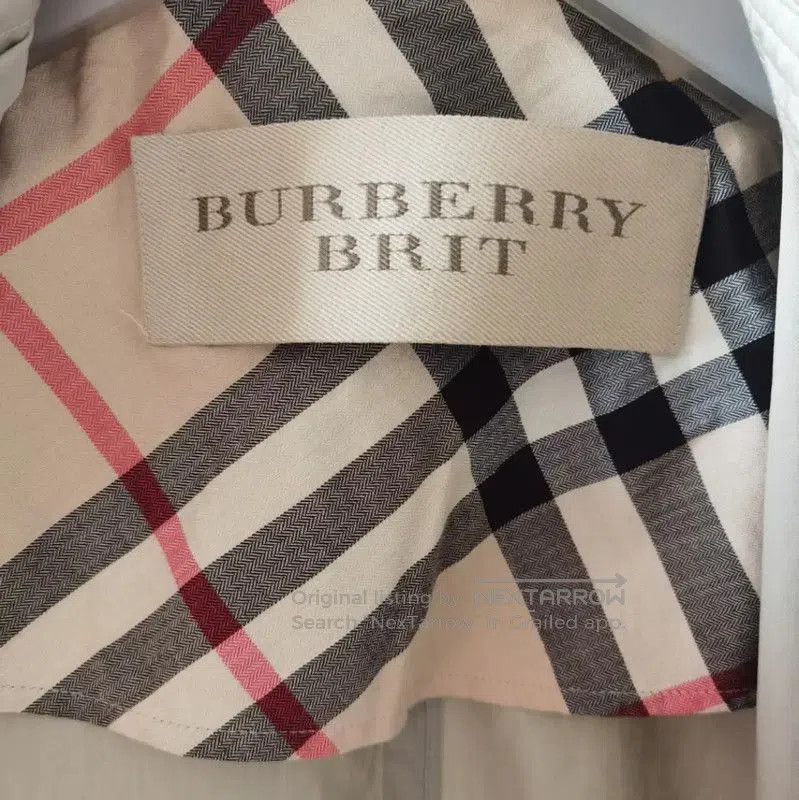 Burberry Burberry Women's Khaki Long Trench Coat. Size M / US 6-8 / IT 42-44 - 2 Thumbnail