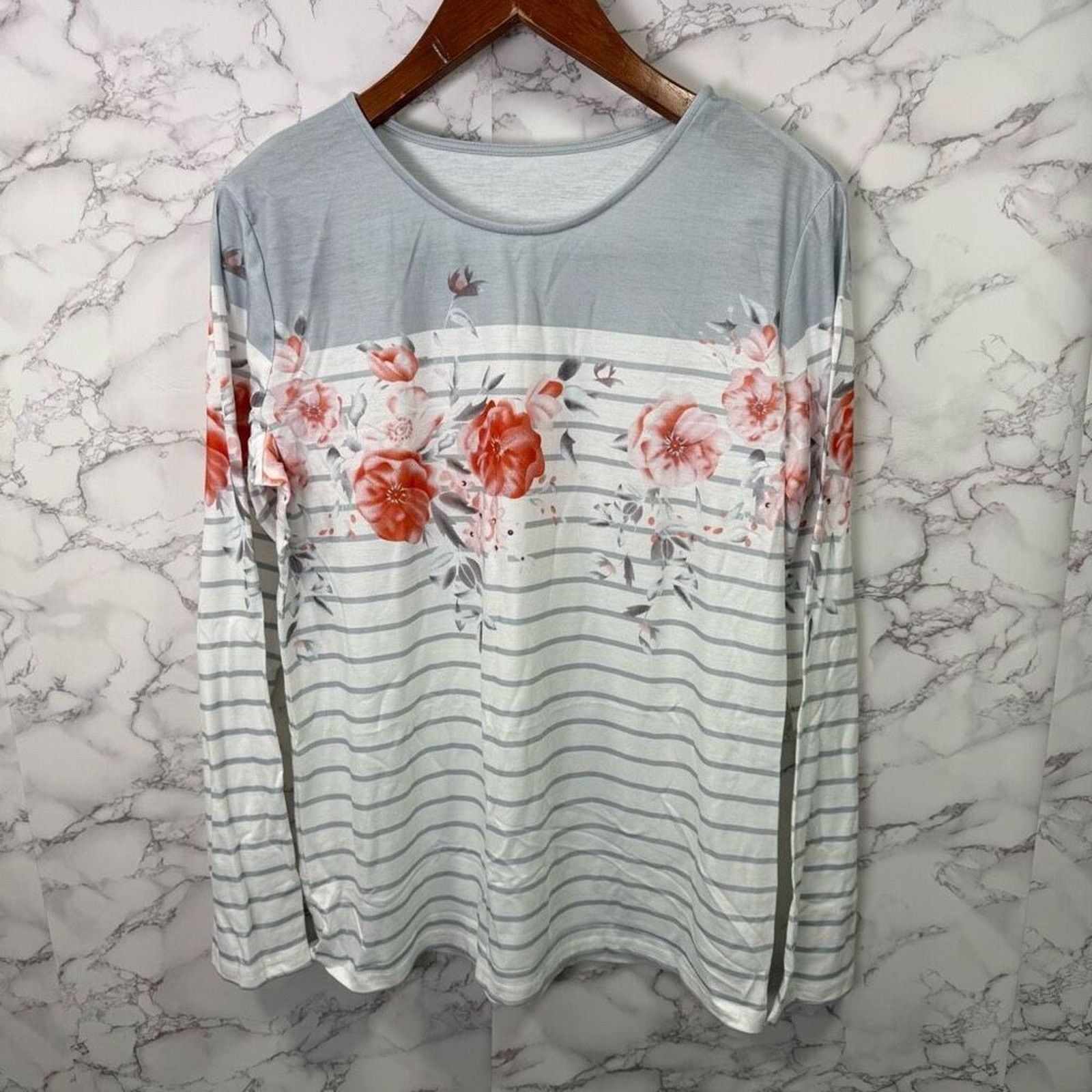 The Unbranded Brand Lily’s Women’s Top Shirt sz M Striped Floral NWOT # G382 Size M / US 6-8 / IT 42-44 - 4 Thumbnail