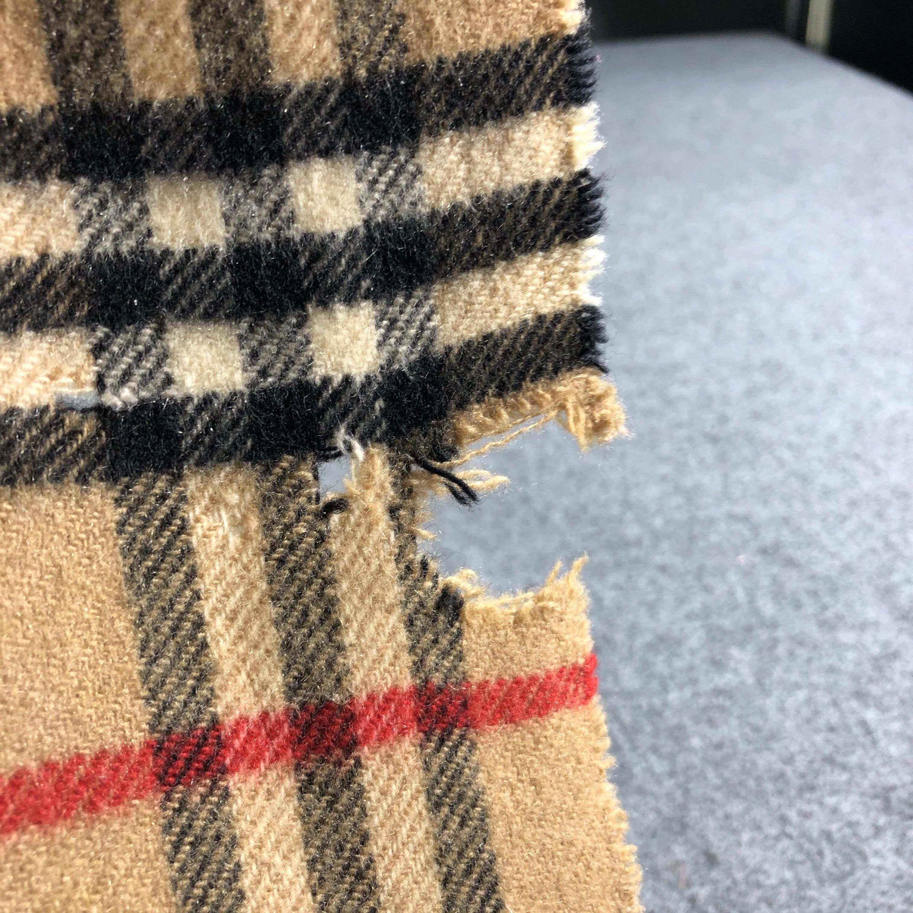 Burberry Burberrys Nova Check Tan Wool Scarf Muffler V2696 Size ONE SIZE - 9 Thumbnail