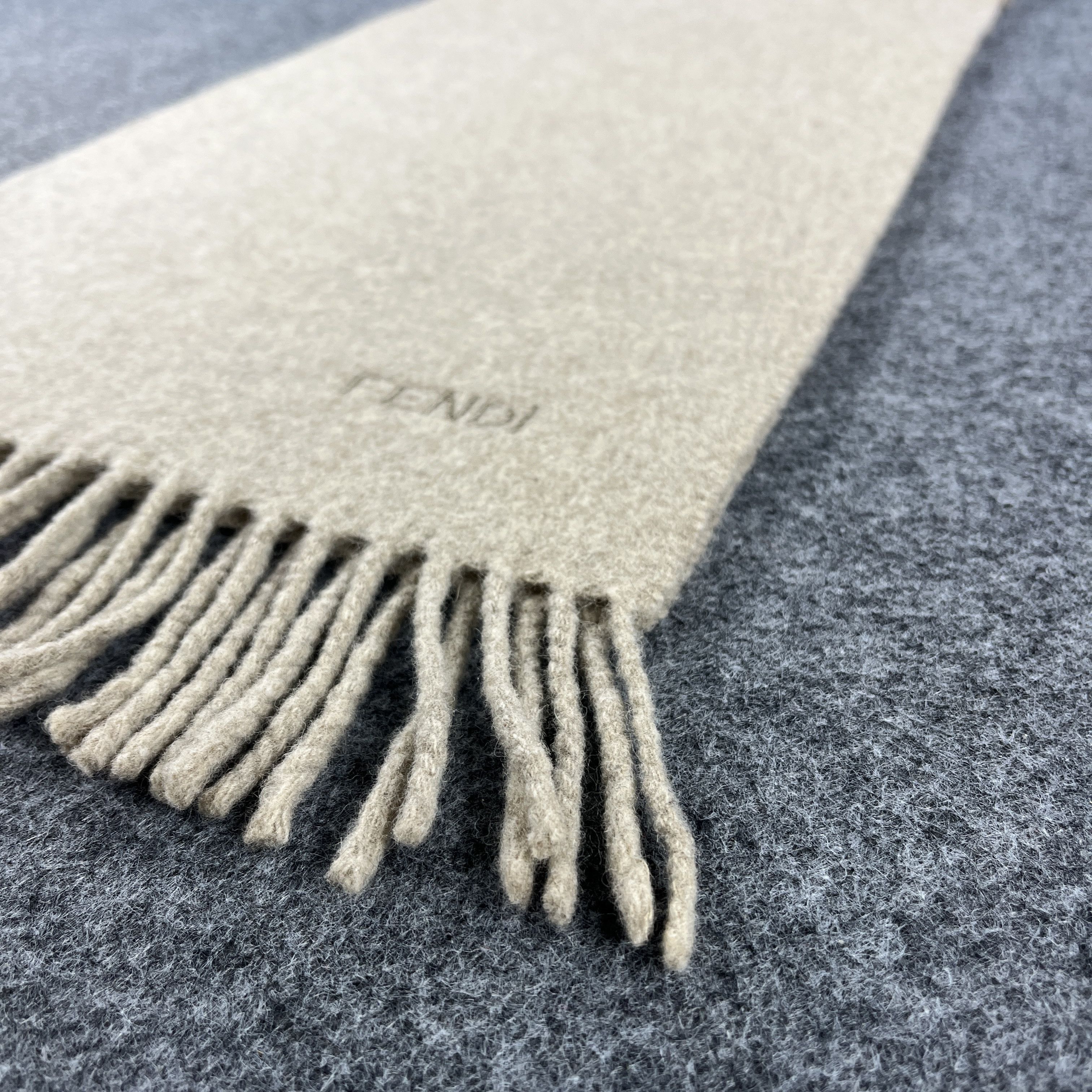 Fendi Fendi Scarf / Muffler / Neckwear T1483 Size ONE SIZE - 8 Thumbnail