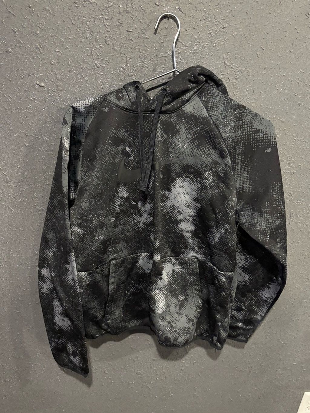 Nike Nike Black and Gray Pixel Camo Pullover Hoodie Size US S / EU 44-46 / 1 - 1 Thumbnail