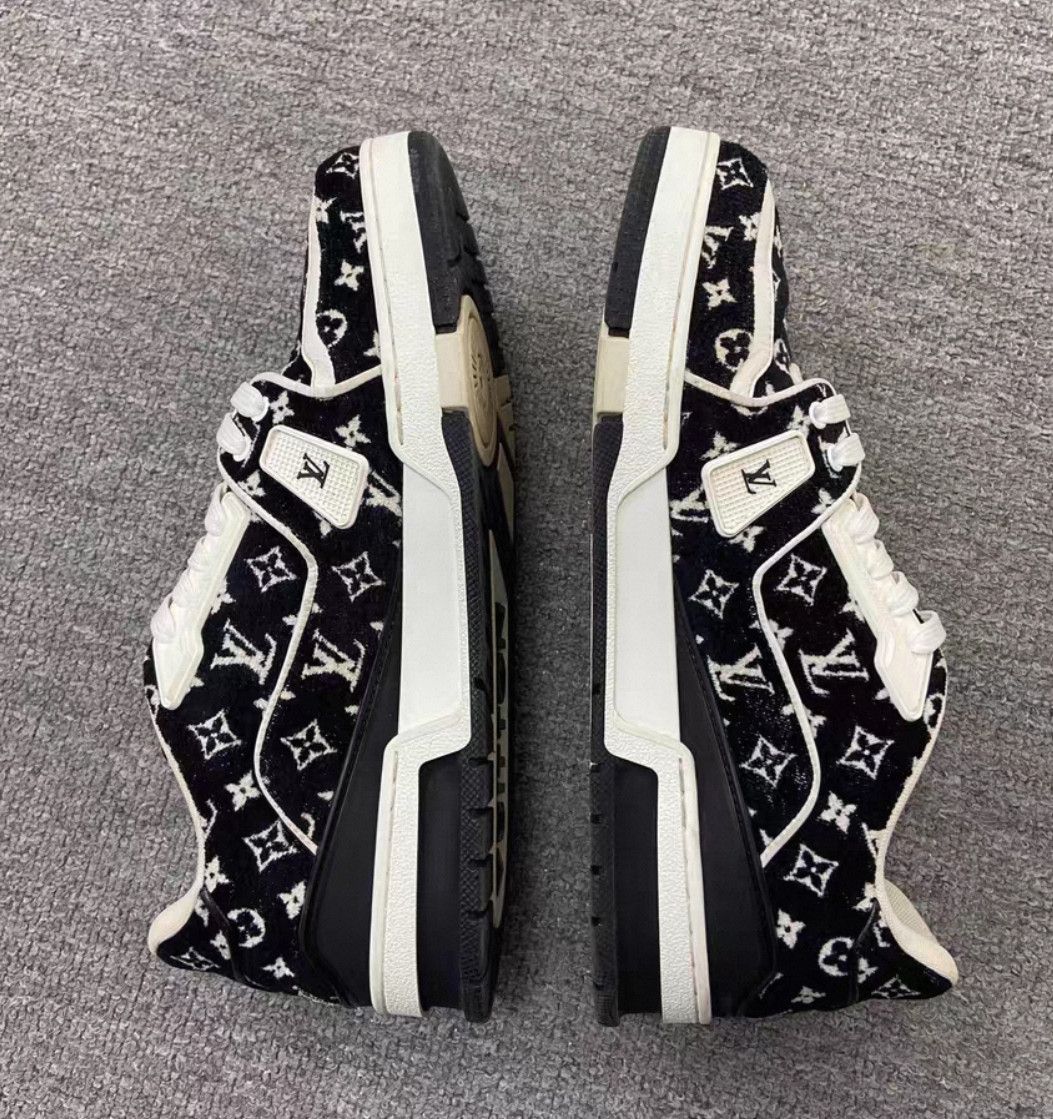 Louis Vuitton Louis Vuitton Black and White Trainer Lace Up Low Top Fash Size US 8.5 / EU 41-42 - 4 Thumbnail