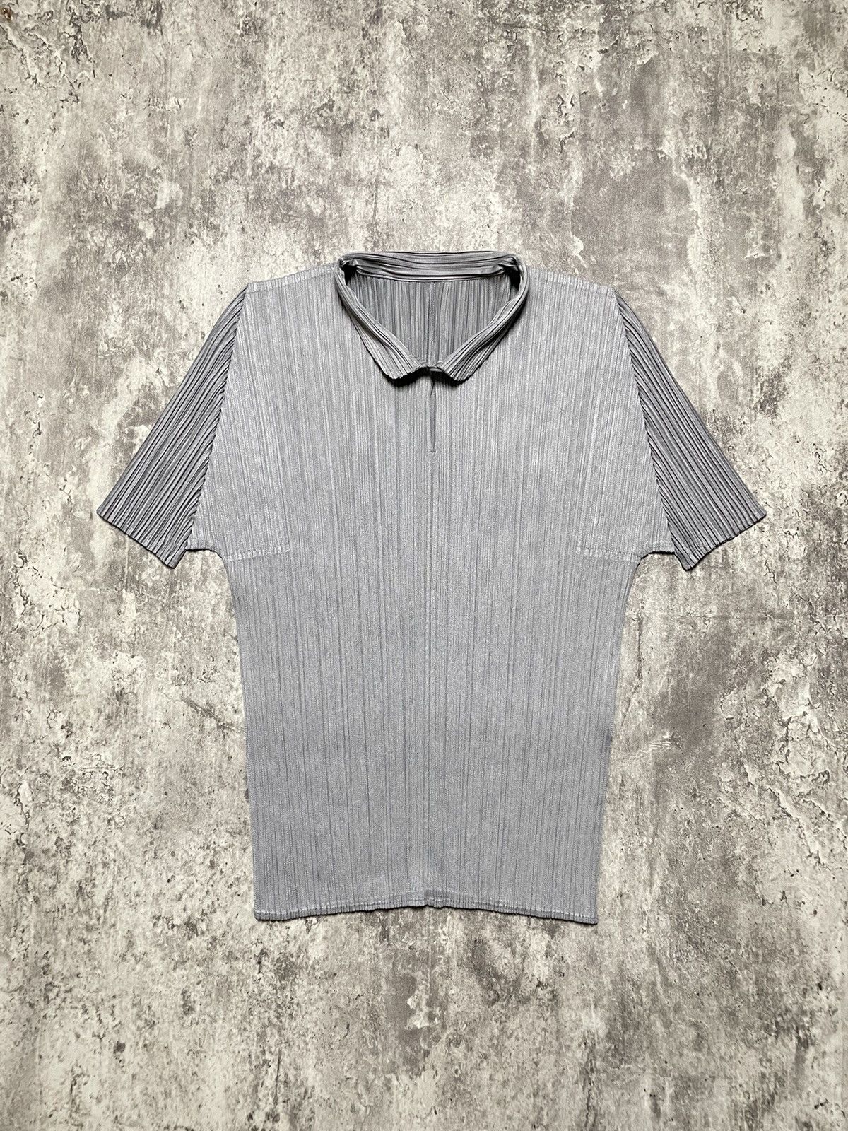 Pleats Please Issey Miyake FREE TAX 🩷 Pleats Please Pleated Button Neck SS Cut And Sewn Size M / US 6-8 / IT 42-44 - 1 Thumbnail