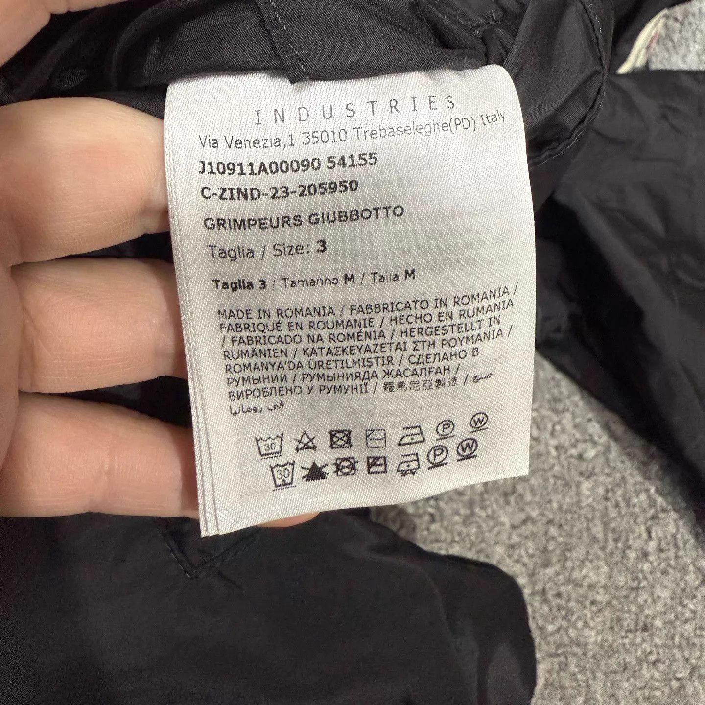 Moncler Moncler Black Striped Arm Logo Nylon Jacket Size 3 Size M / US 6-8 / IT 42-44 - 4 Thumbnail