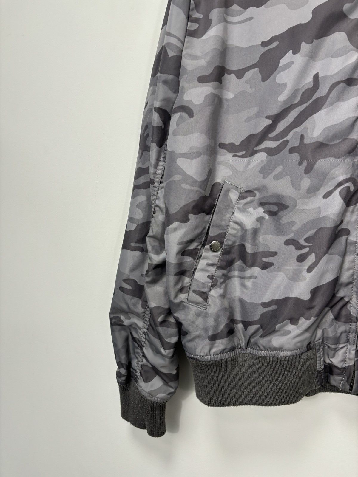 Alpha Industries Vintage Alpha Industries Gray Camo Hype Bomber Jacket Size US L / EU 52-54 / 3 - 9 Thumbnail