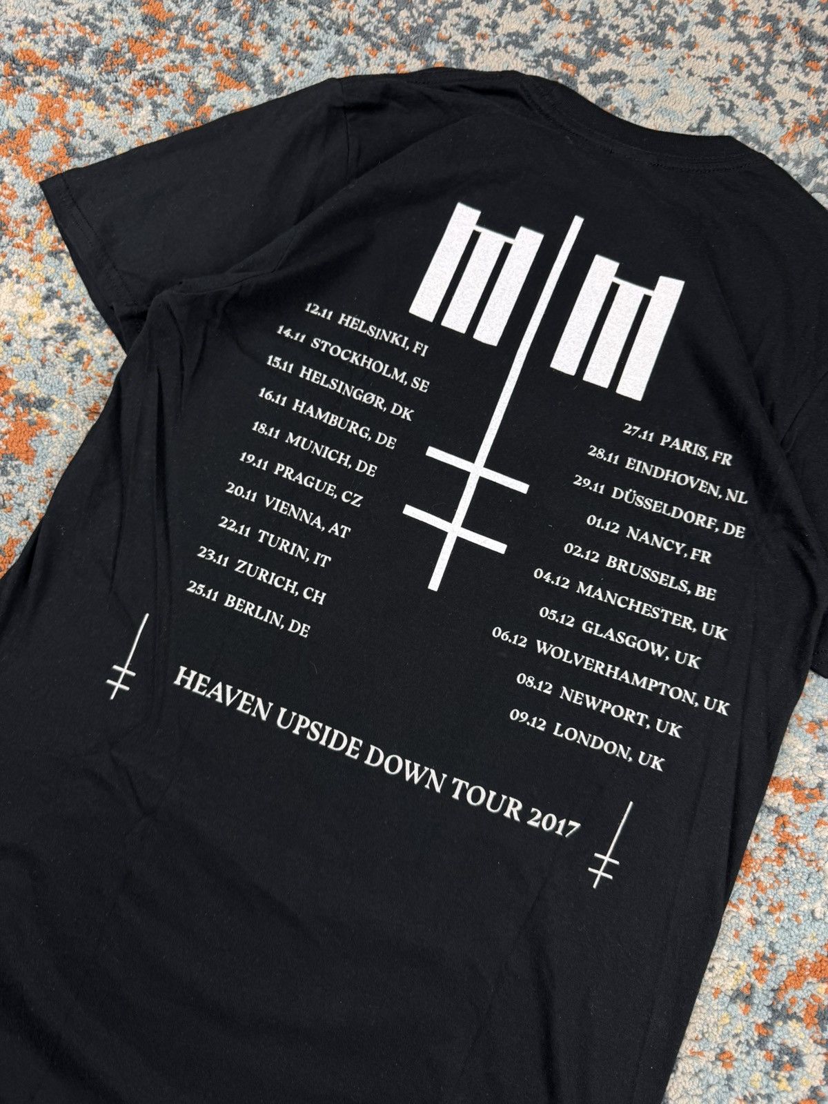 Band Tees × Marilyn Manson × Vintage Vintage 2017 Marilyn Manson heaven upside down tour band tee Size US M / EU 48-50 / 2 - 6 Thumbnail
