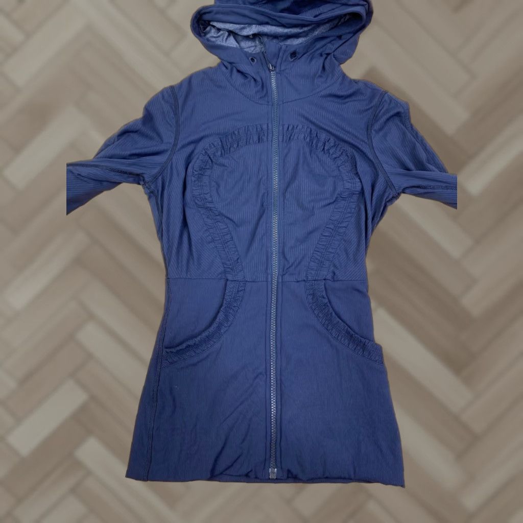 Lululemon Lululemon Dance Studio Jacket Blue Reversible Hooded Full Zip Size 4 Women Activewear Jacket Size S / US 4 / IT 40 - 1 Thumbnail