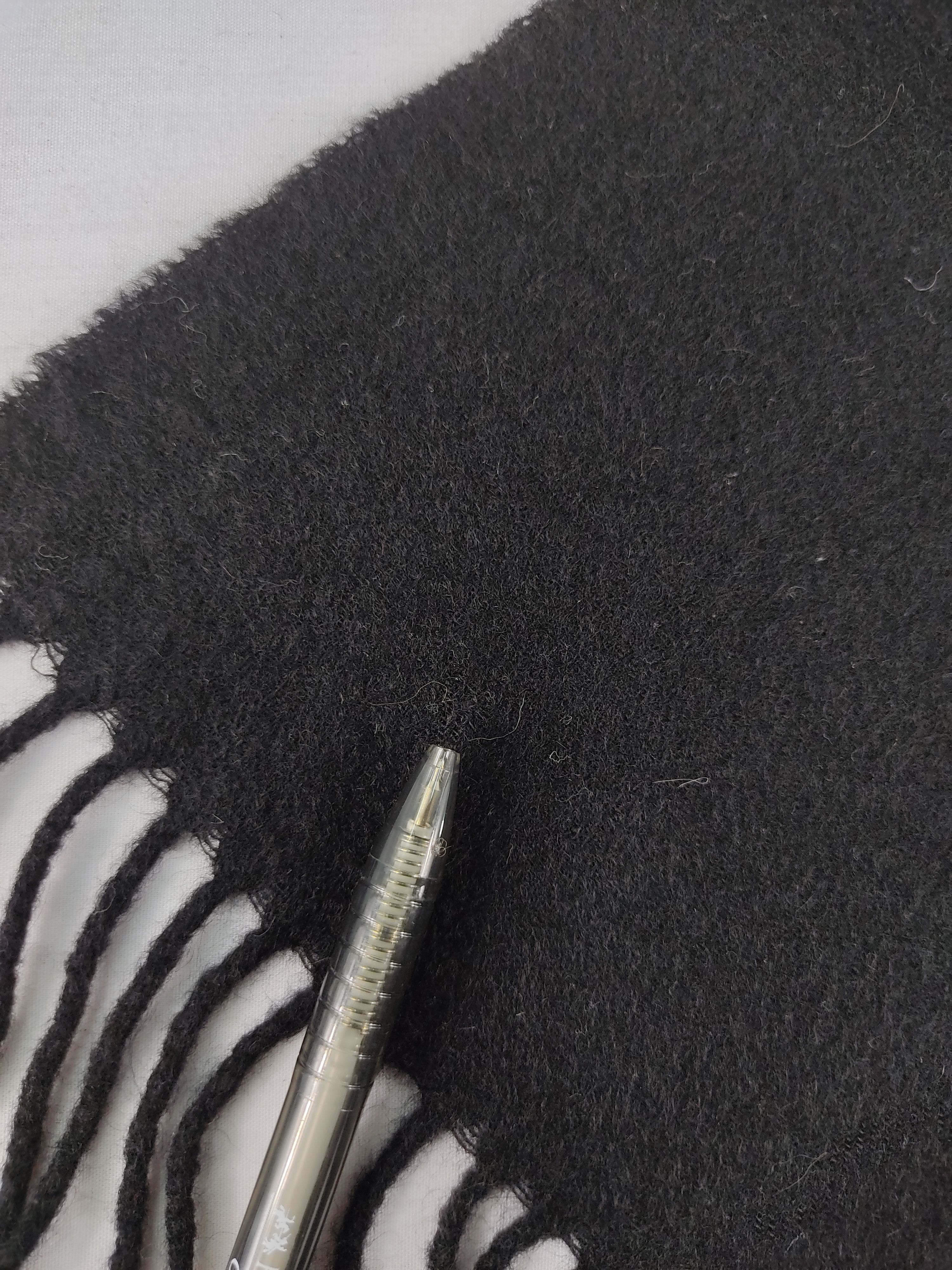 DKNY DKNY Plain Scarf / Muffler / Neckwear Size ONE SIZE - 4 Thumbnail