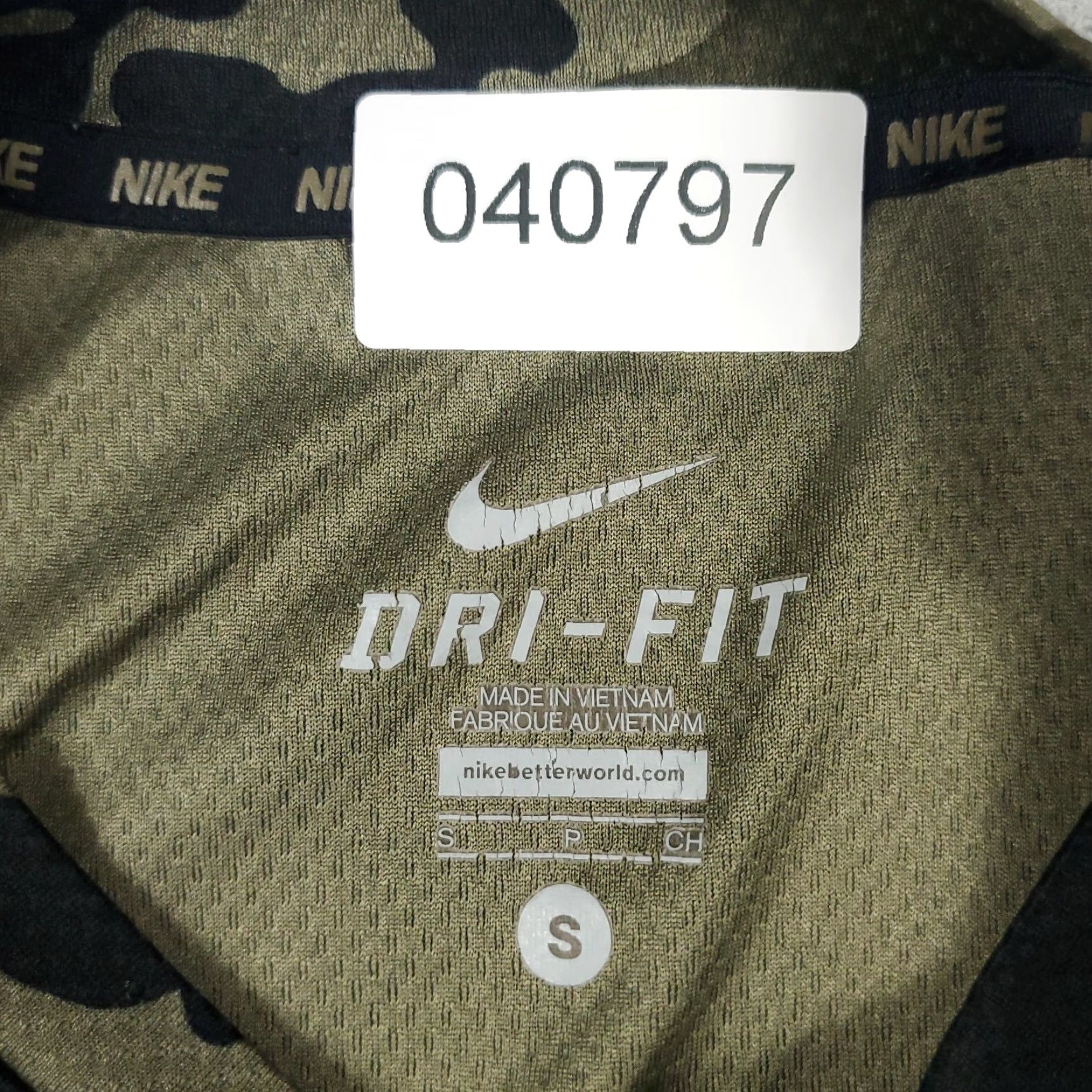 Nike Nike T Shirt Mens Small Beige Black Camouflage Active Gym Short Sleeve Shirt Mens Camouflage Nike Size US S / EU 44-46 / 1 - 8 Thumbnail