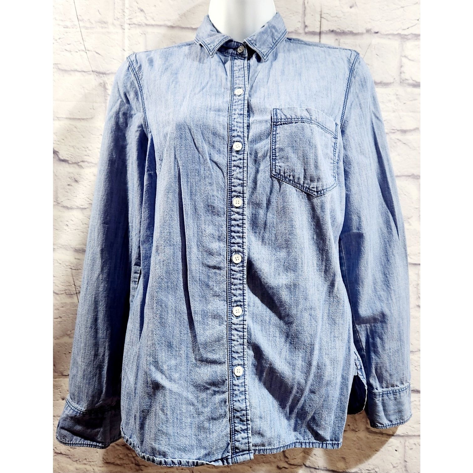 Old Navy Old Navy Blue The Classic Shirt Button Up Long Sleeve Top S Size S / US 4 / IT 40 - 1 Thumbnail