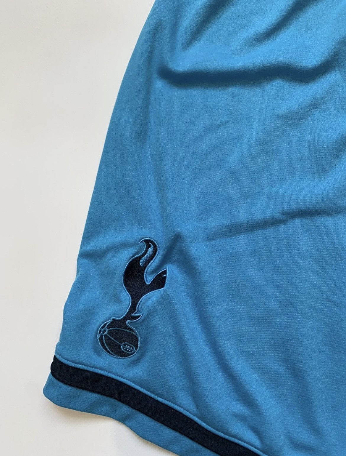 Under Armour Under Armour Tottenham Blue Shorts Size US 34 / EU 50 - 2 Thumbnail