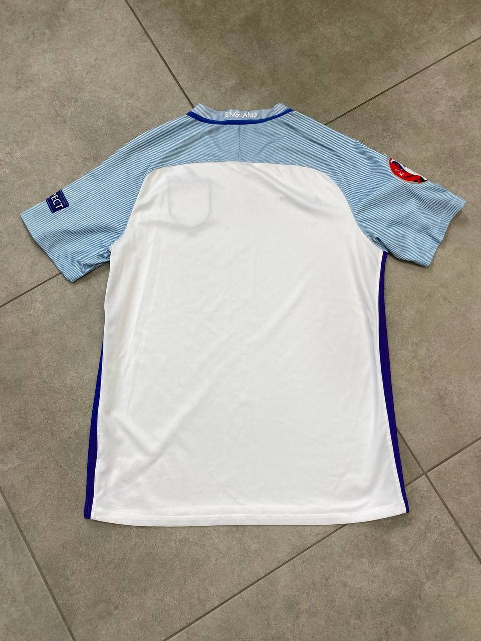 Nike Nike England National Team EURO 2016 Home Football Jersey Size US M / EU 48-50 / 2 - 3 Thumbnail