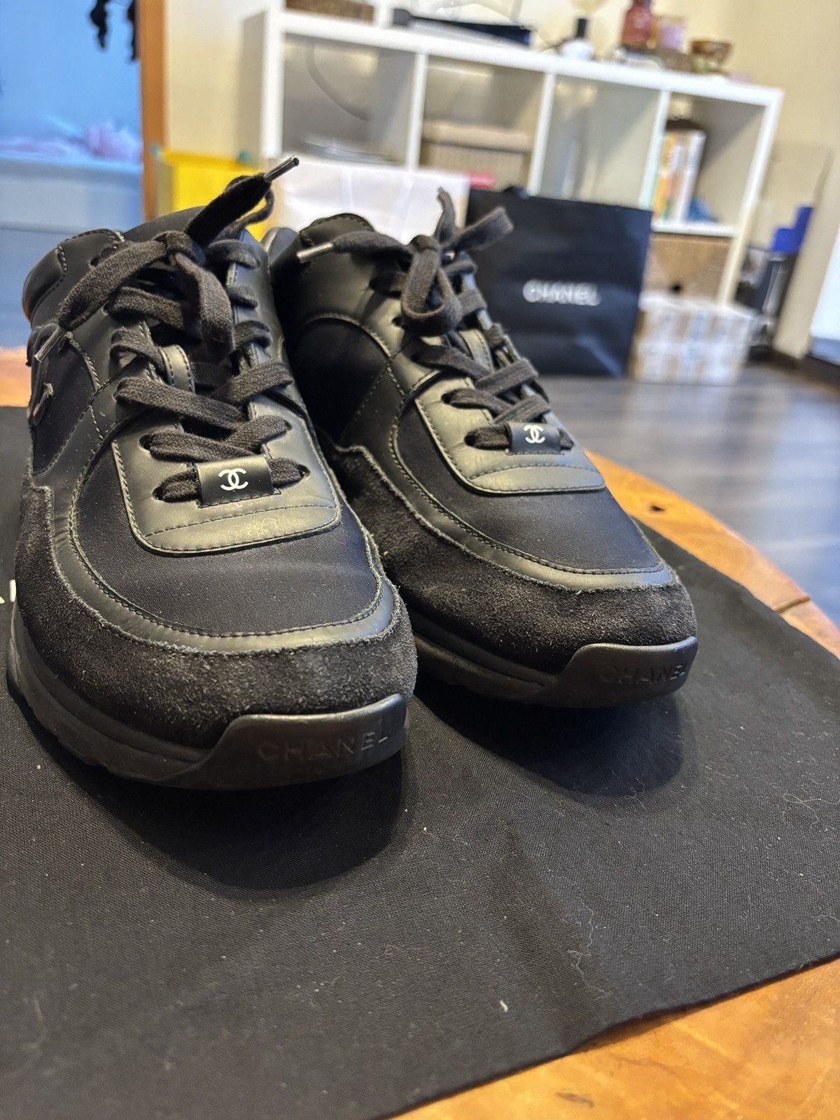 Chanel Chanel CC logo suede leather sneakers Size US 9 / EU 42 - 4 Thumbnail