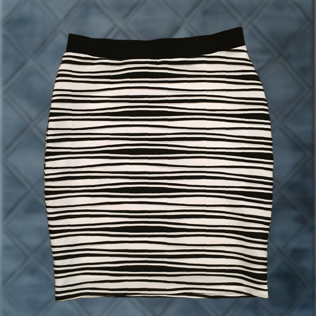 Vintage NY Collection Skirt Small White Black Striped Pull On Lined Pencil Size 28" / US 6 / IT 42 - 1 Thumbnail