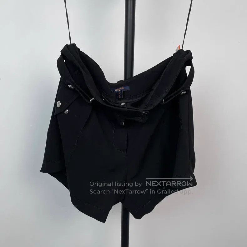 Louis Vuitton Louis Vuitton Black shorts Size US 40 / EU 56 - 1 Thumbnail