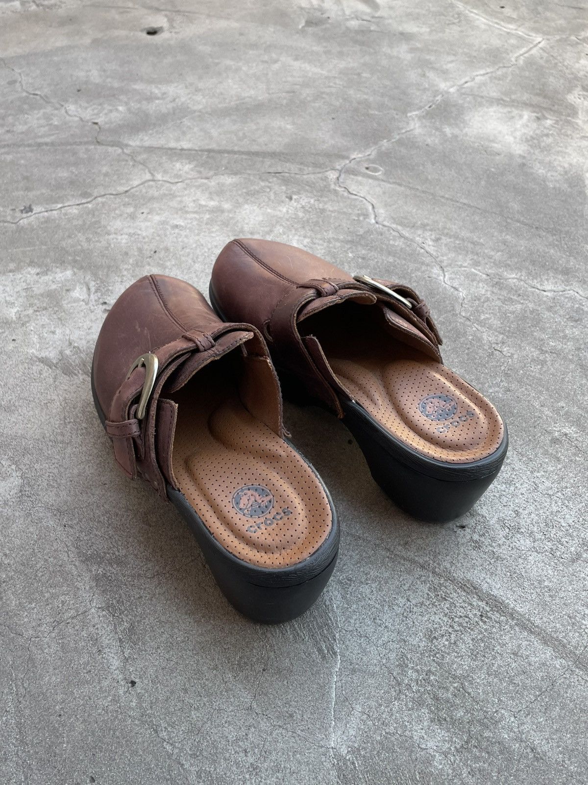 Crocs 2014 Crocs Cobbler: Brown Leather Slip On / Buckled Sabo Size US 6.5 / IT 36.5 - 6 Thumbnail