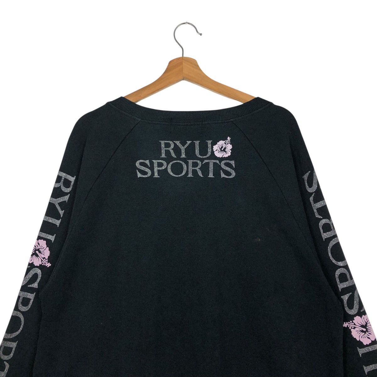 Japanese Brand RYU Sports Floral Crest V-Neck Sweat Obscure Japanese Label Size US M / EU 48-50 / 2 - 10 Thumbnail