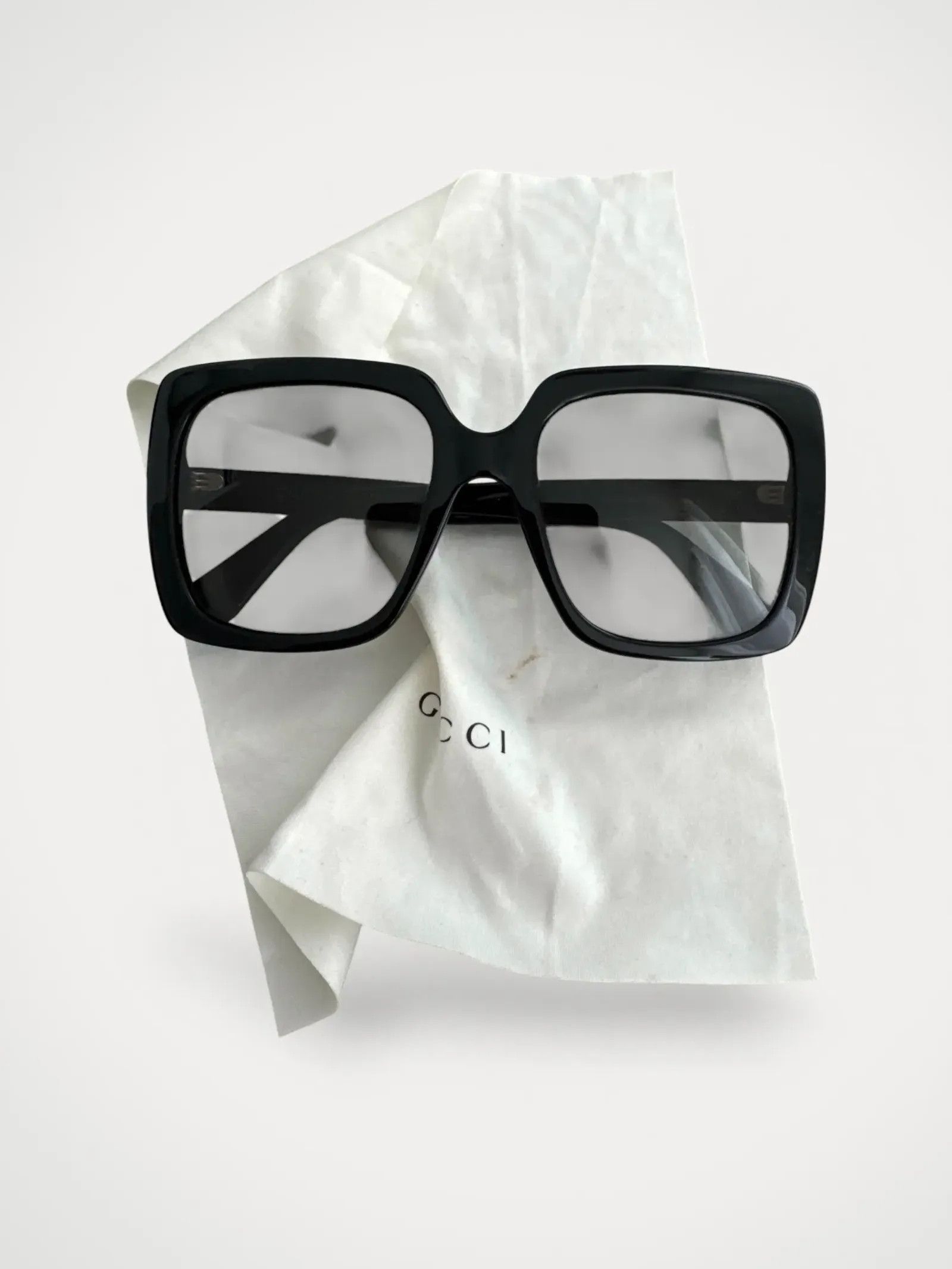 Gucci Gucci GG 0418S 001 Sunglasses Size ONE SIZE - 1 Thumbnail