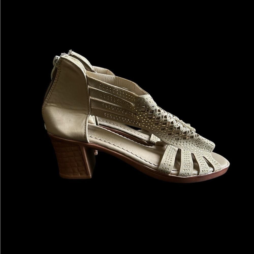 Designer BRANDNEW Beige embellished block heel sandals, size 37 Size US 7 / IT 37 - 4 Thumbnail