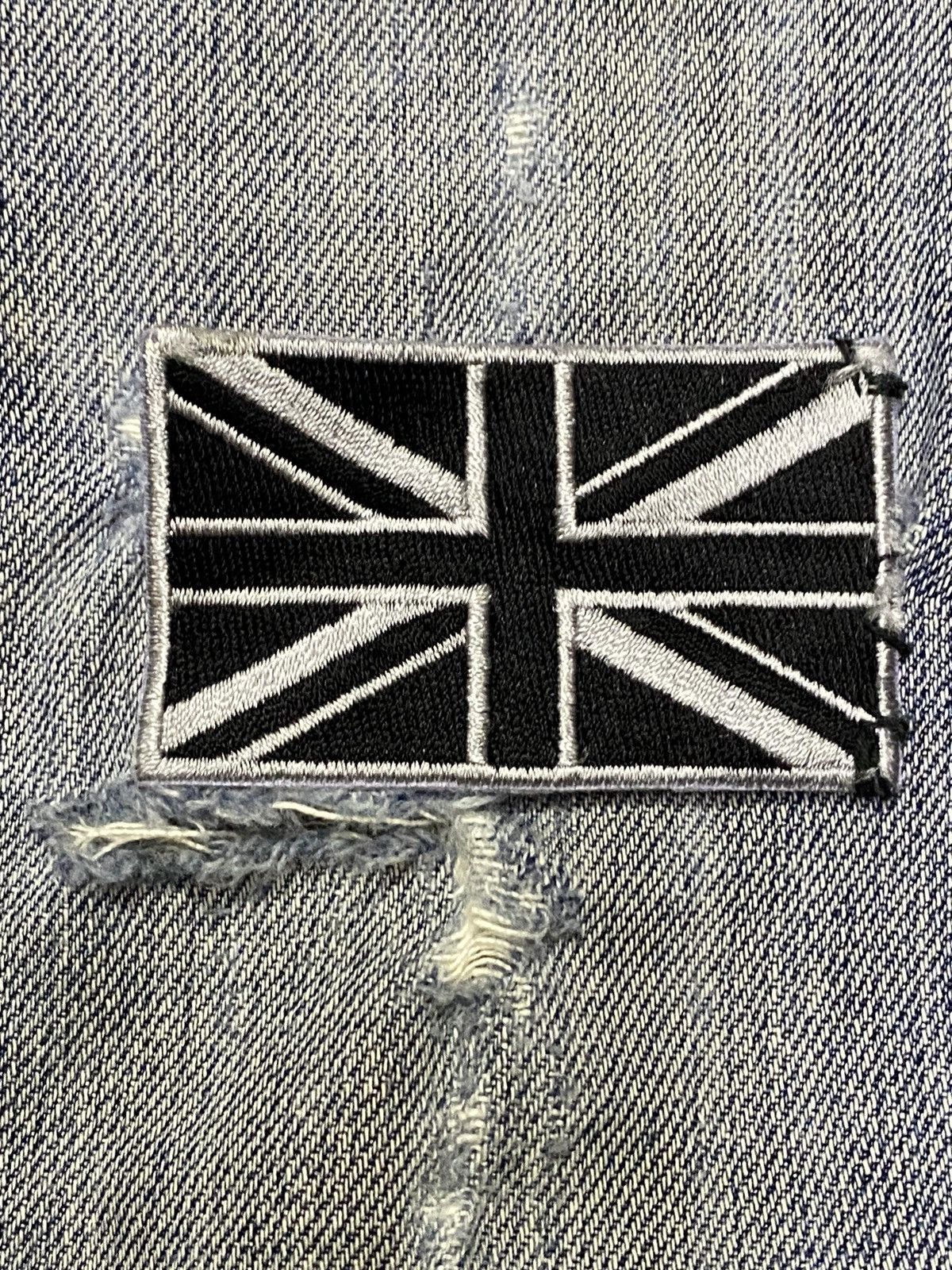 Jun Takahashi Vintage Uniqlo UJ Blue Wash Patched Loose Jeans Size US 34 / EU 50 - 9 Thumbnail