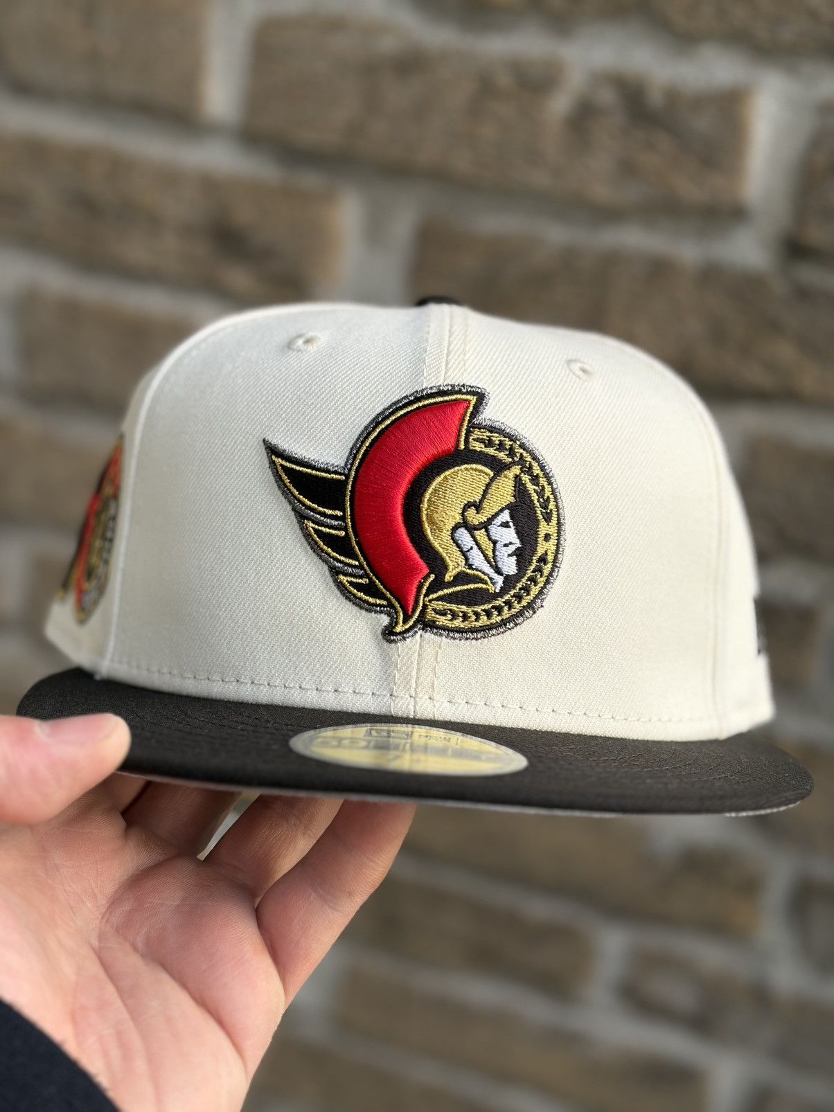 Topperz Two tone Ottawa Senators NHL🔥🔥 size 7 1/4 Size ONE SIZE - 2 Thumbnail
