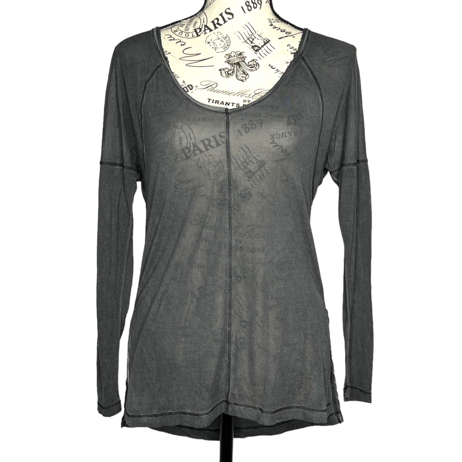 Threads 4 Thought T4T Long Sleeve High Low Hem Front Seam Round Neck Top Tee Size XS / US 0-2 / IT 36-38 - 1 Thumbnail