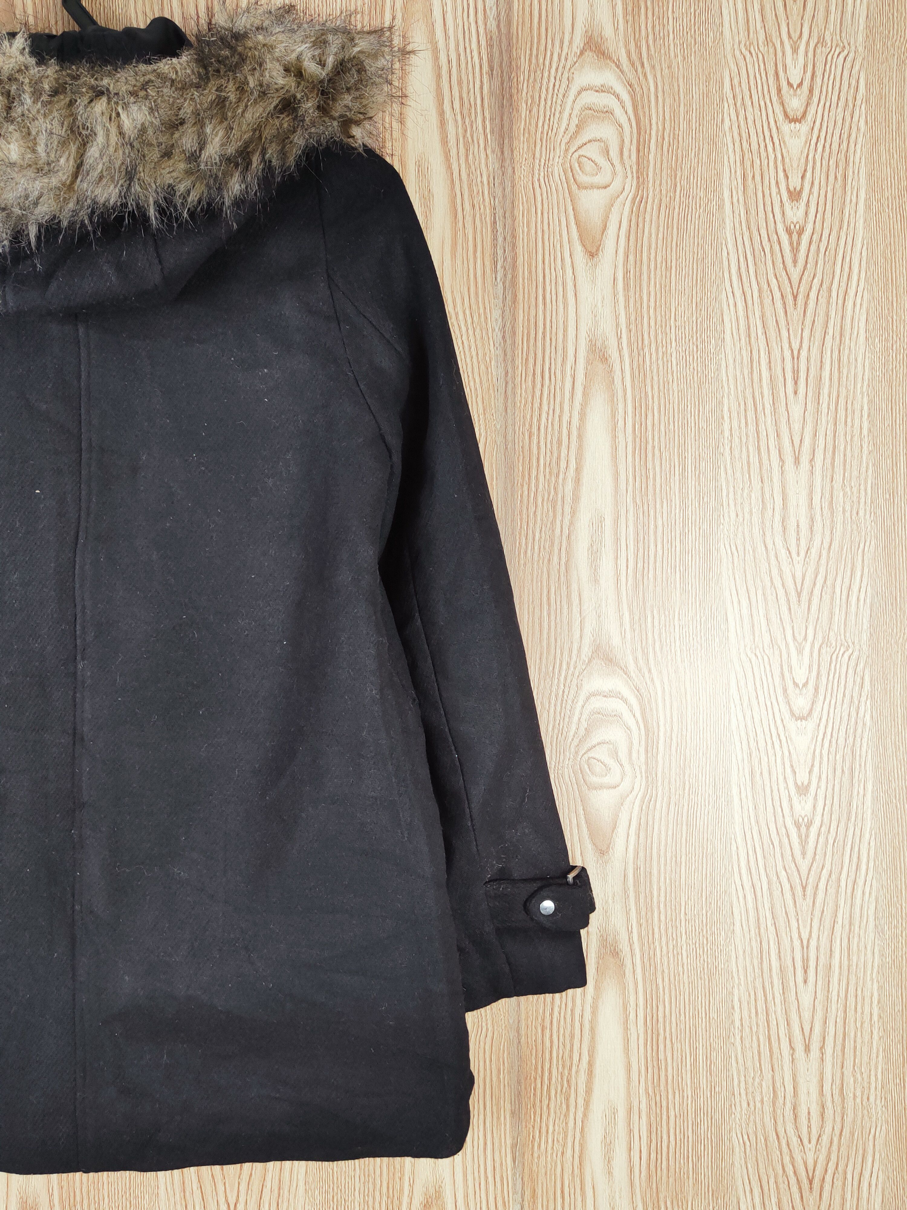 Divided × H&M × Vintage Vintage Cross Over 💥Divided ❌ H&M Black Hoodie Parkas Size US S / EU 44-46 / 1 - 8 Thumbnail