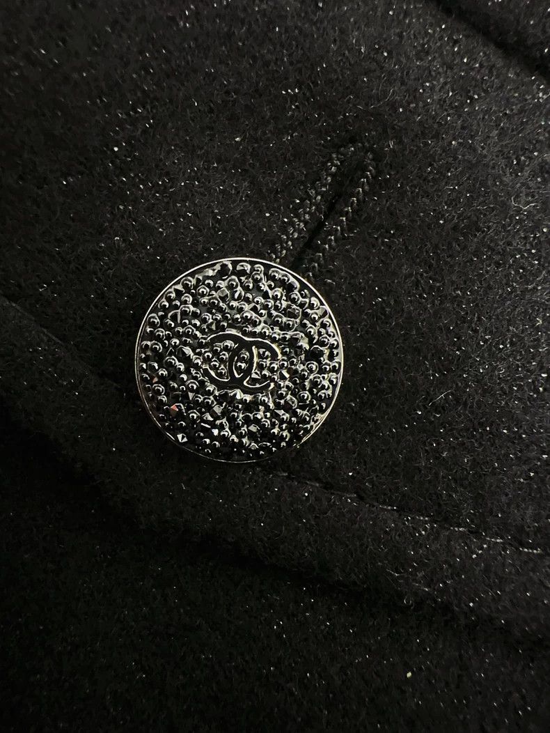 Chanel Chanel 24b black two-pocket shiny fabric jacket Size XS / US 0-2 / IT 36-38 - 4 Thumbnail